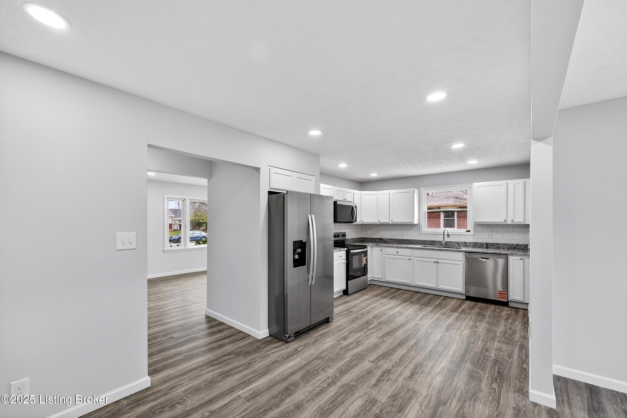 1910 Dixie Garden Dr