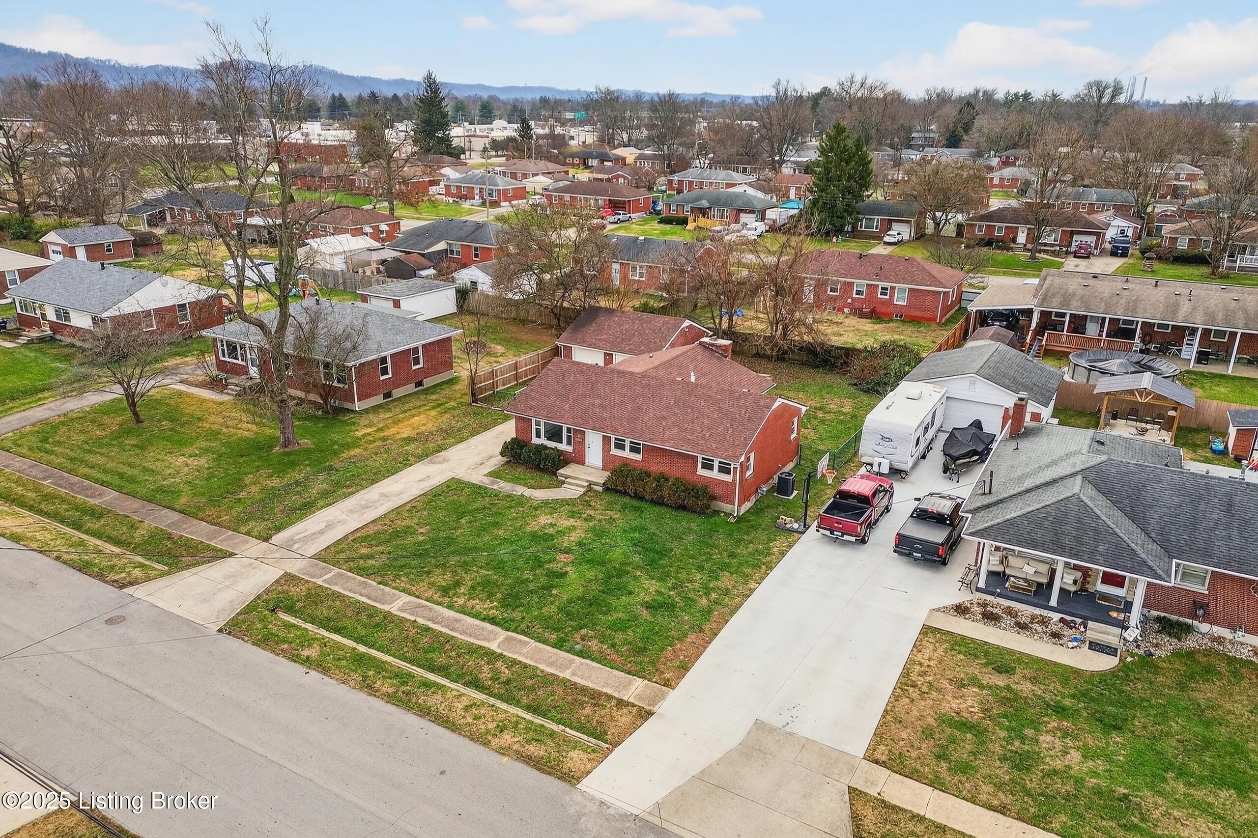 1910 Dixie Garden Dr