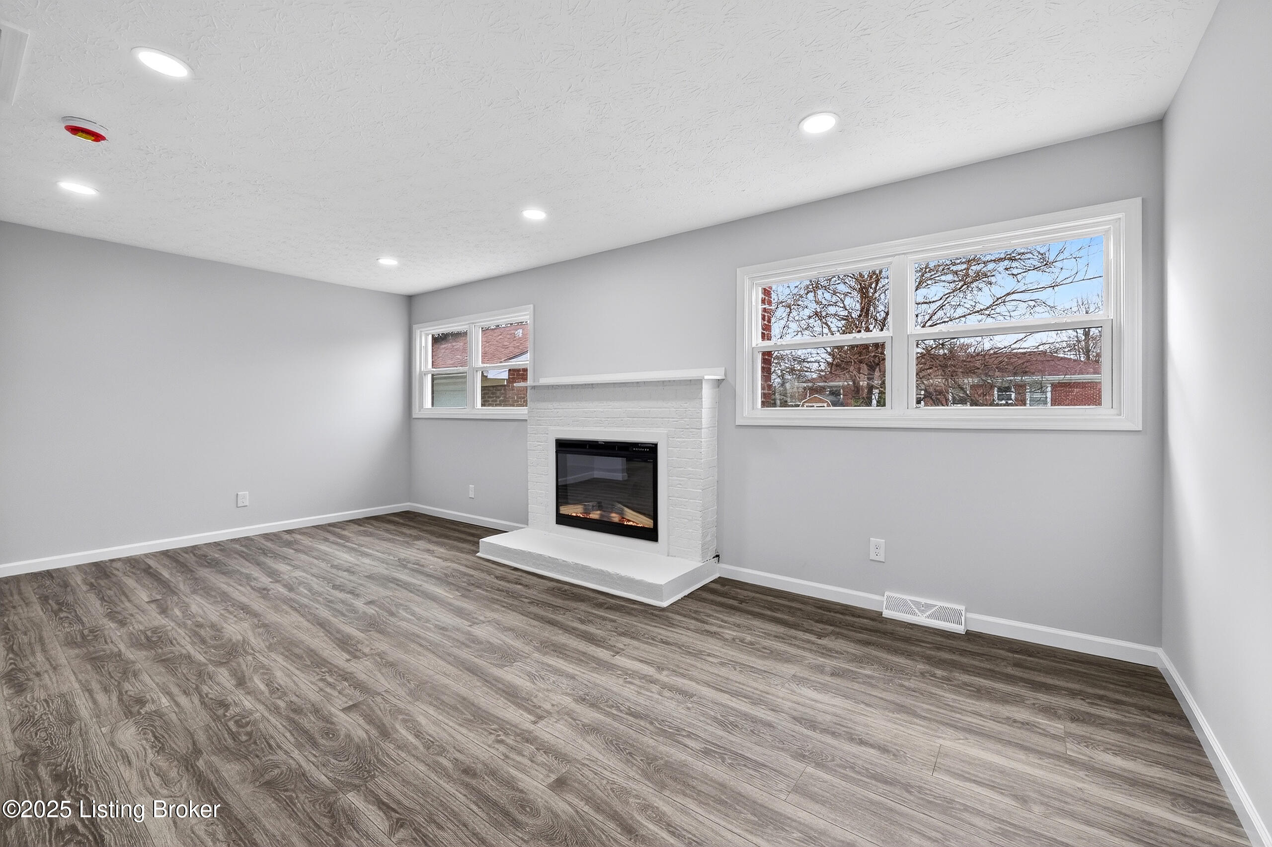 1910 Dixie Garden Dr