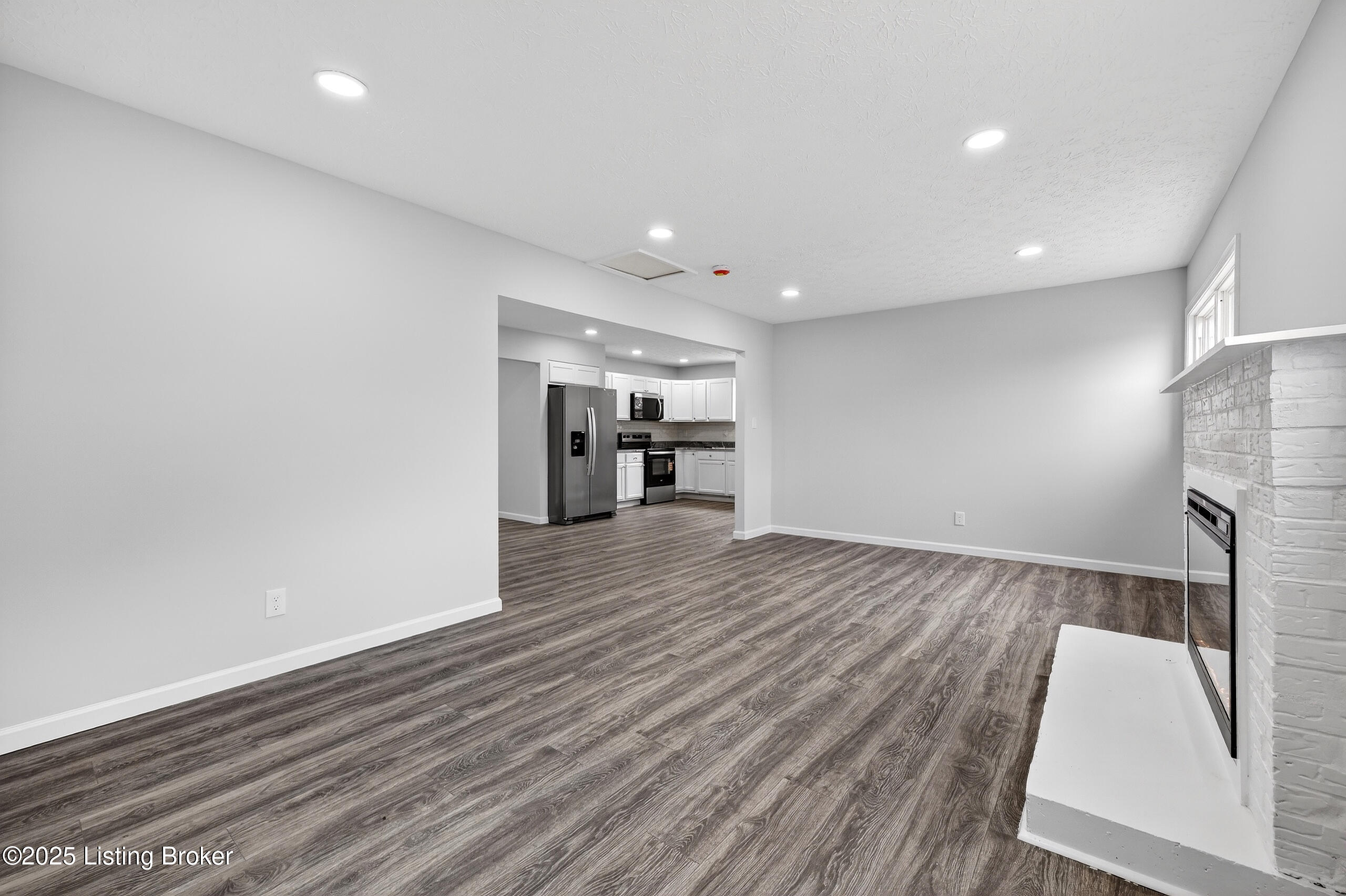 1910 Dixie Garden Dr