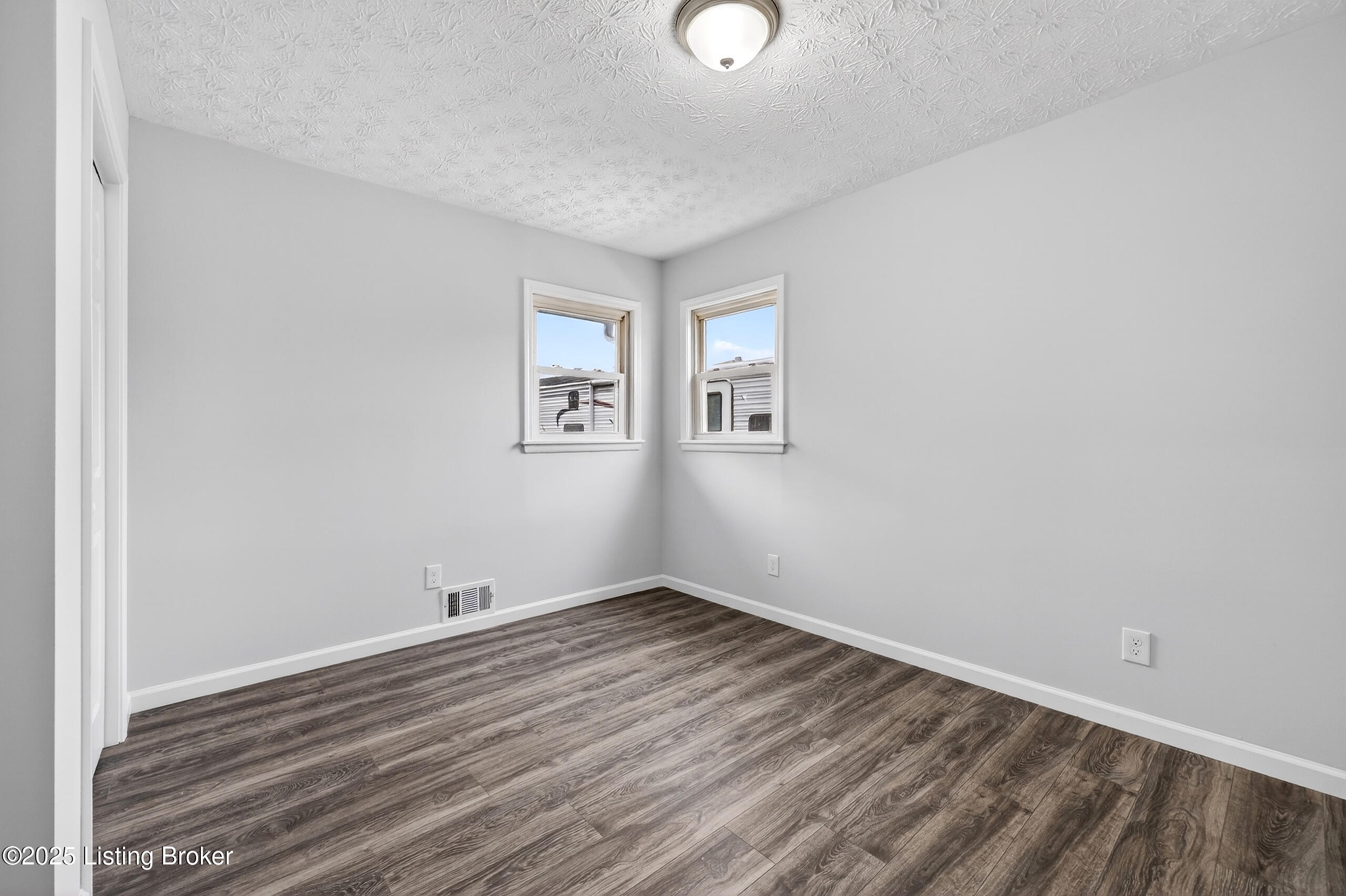 1910 Dixie Garden Dr