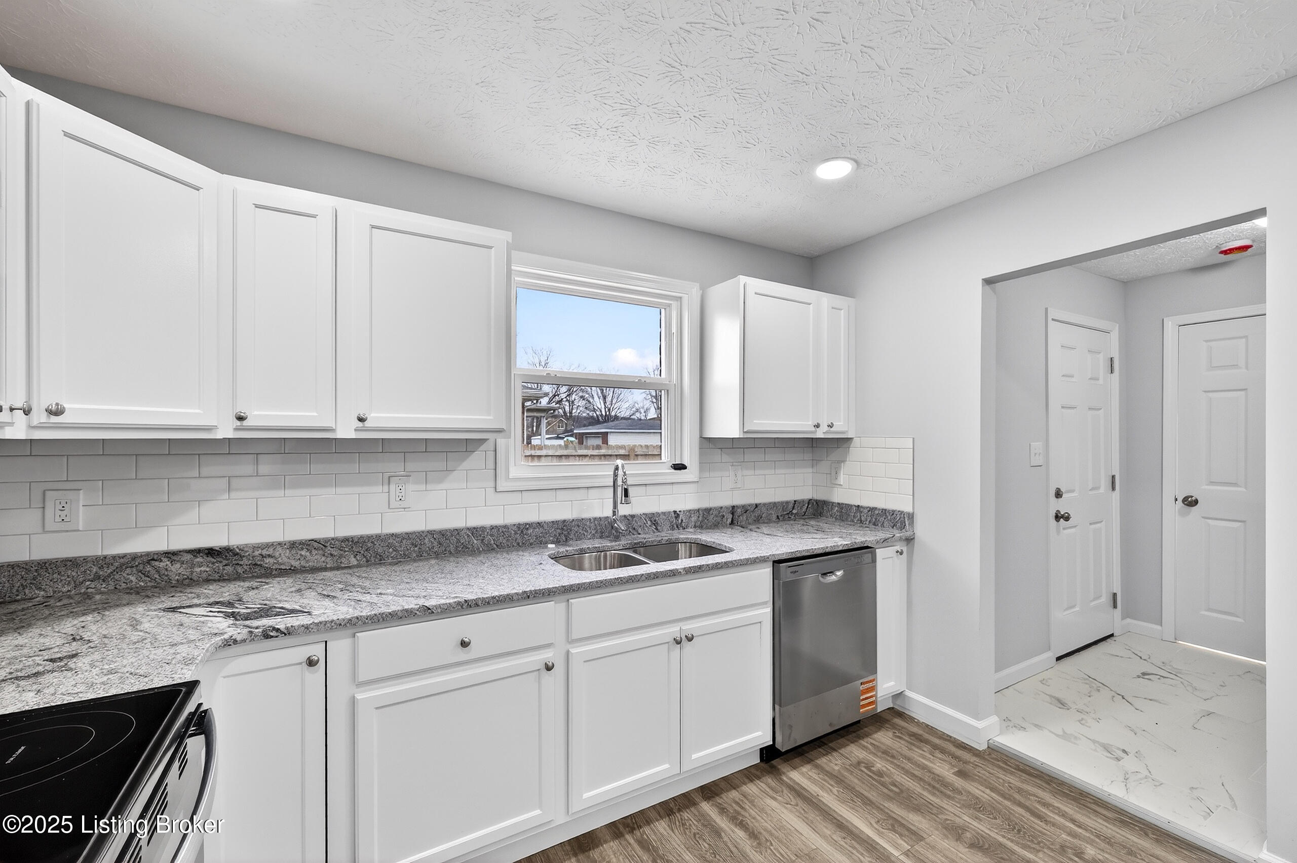 1910 Dixie Garden Dr