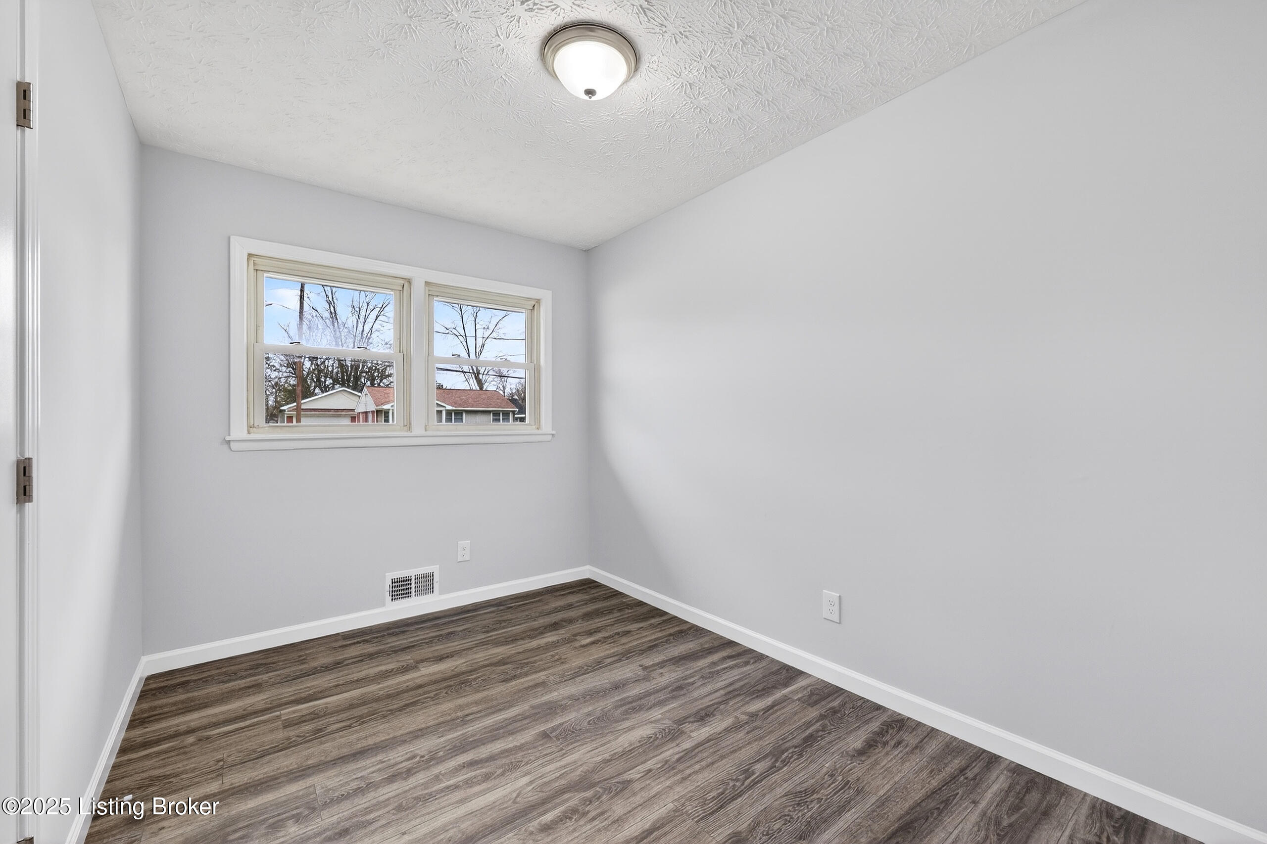 1910 Dixie Garden Dr