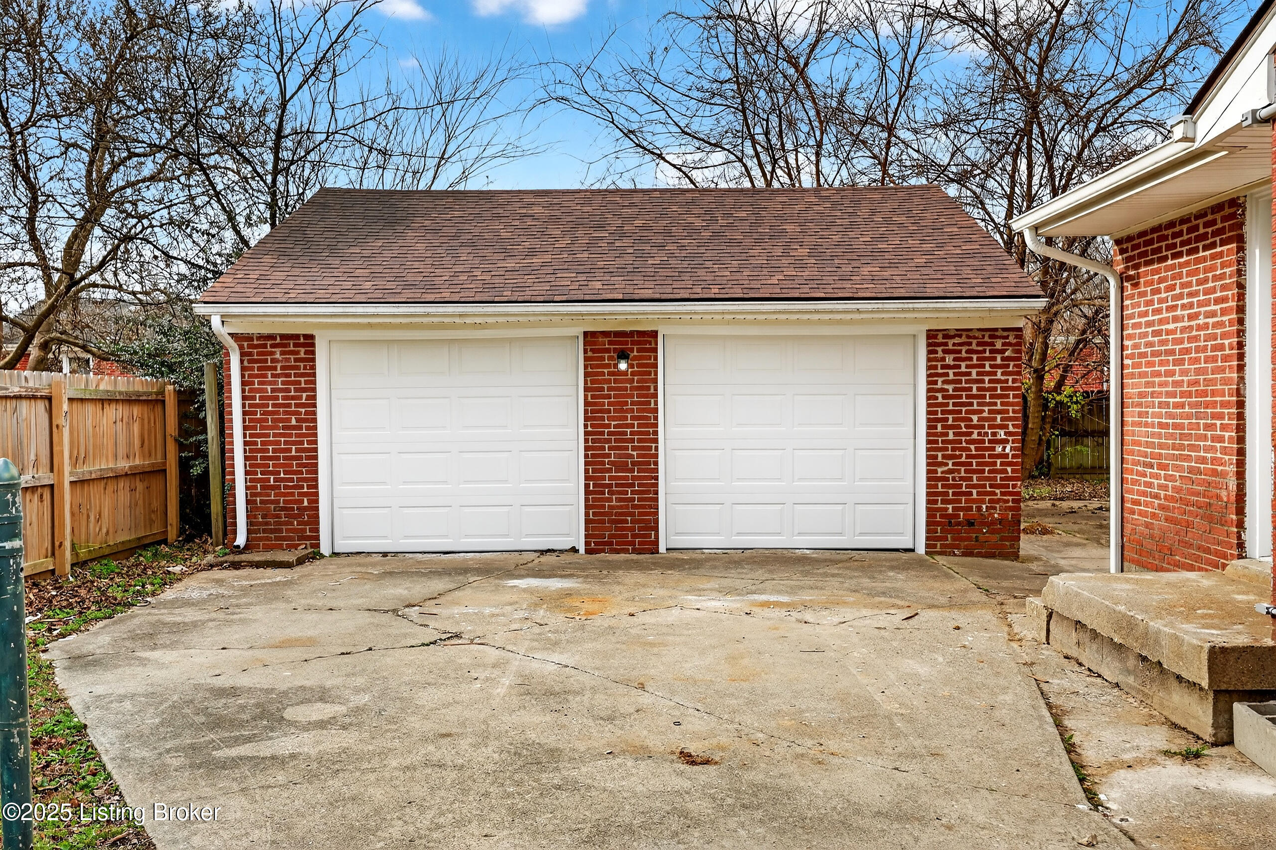 1910 Dixie Garden Dr