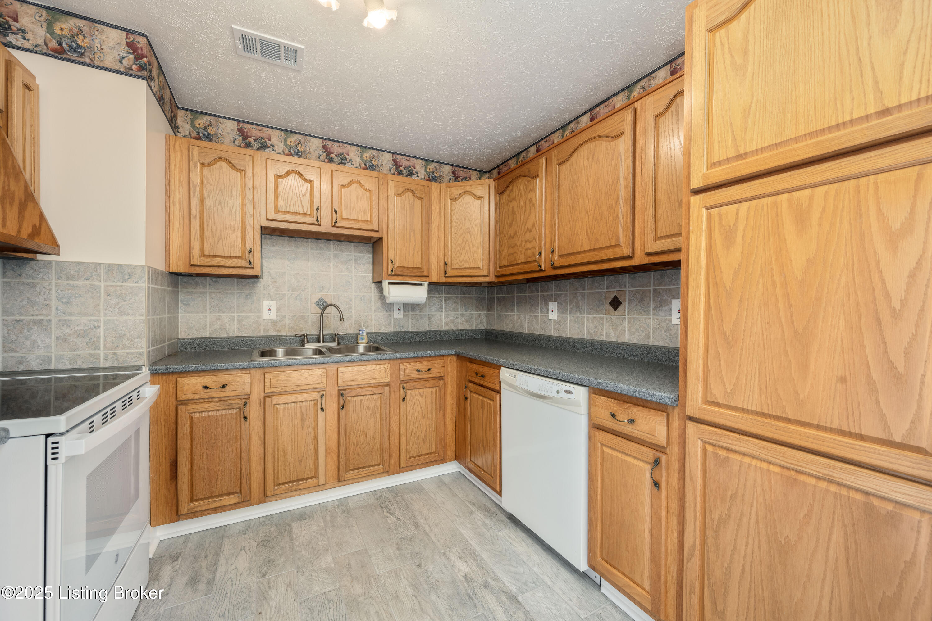 7517 Mallard Dr