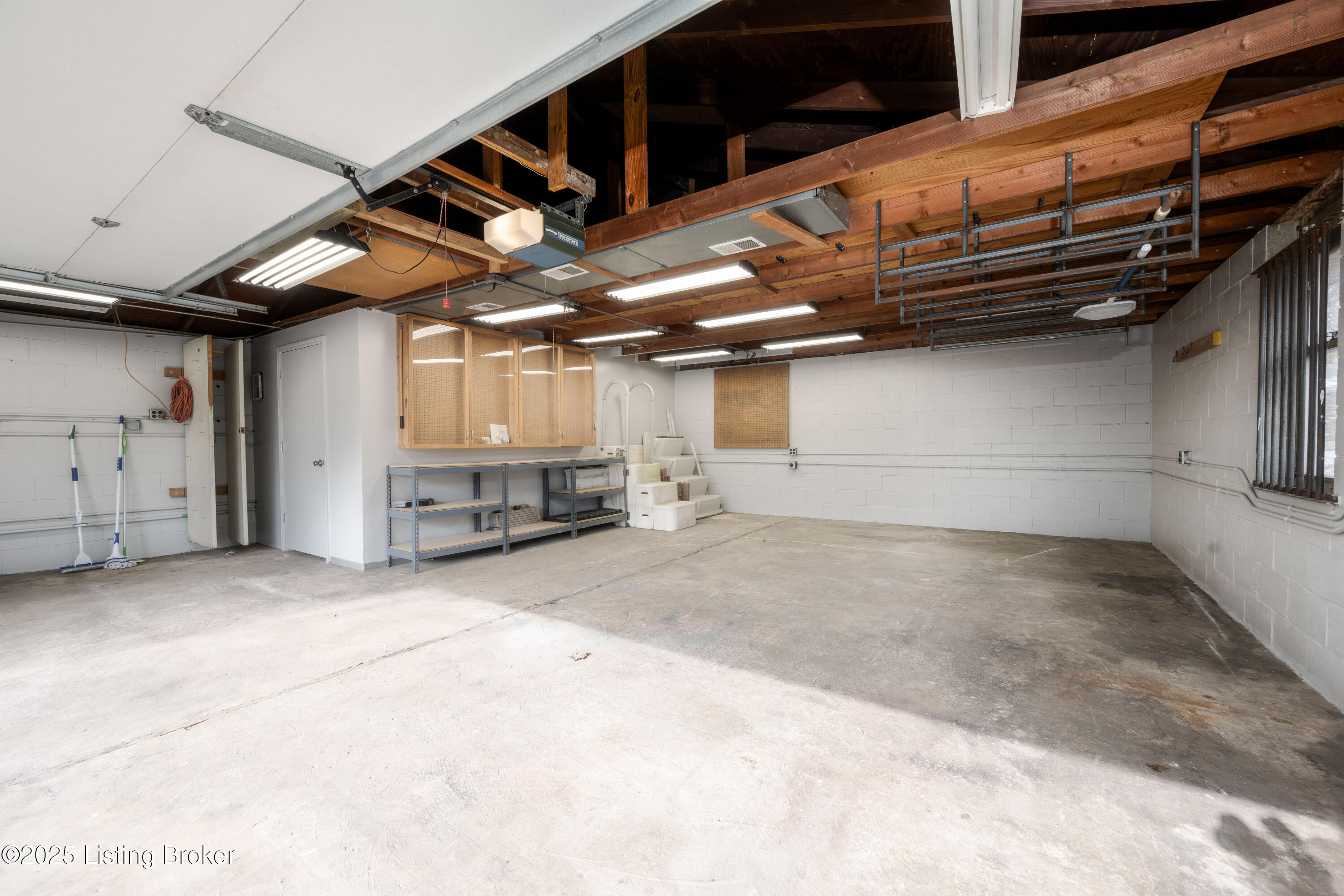 7517 Mallard Dr