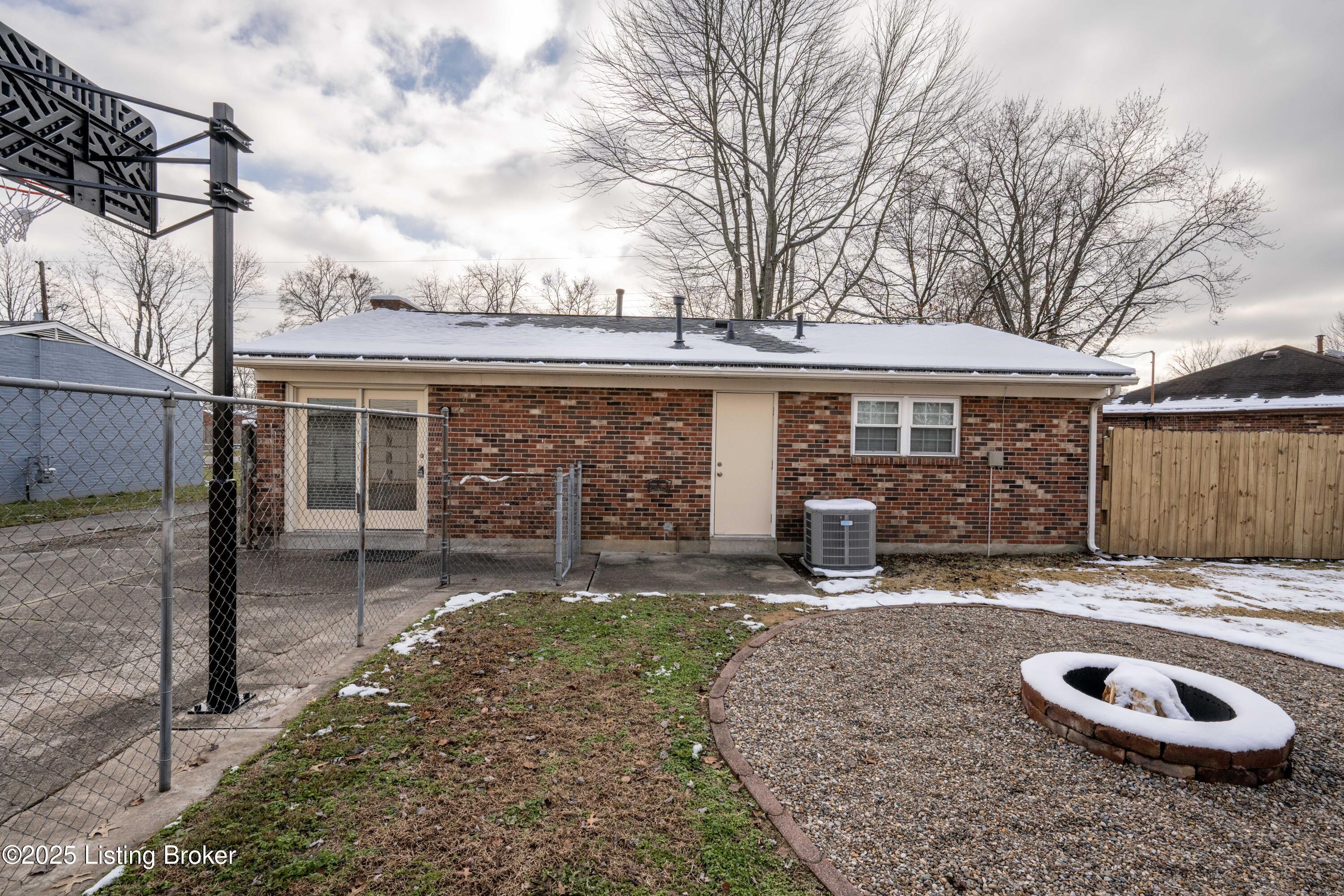 7517 Mallard Dr