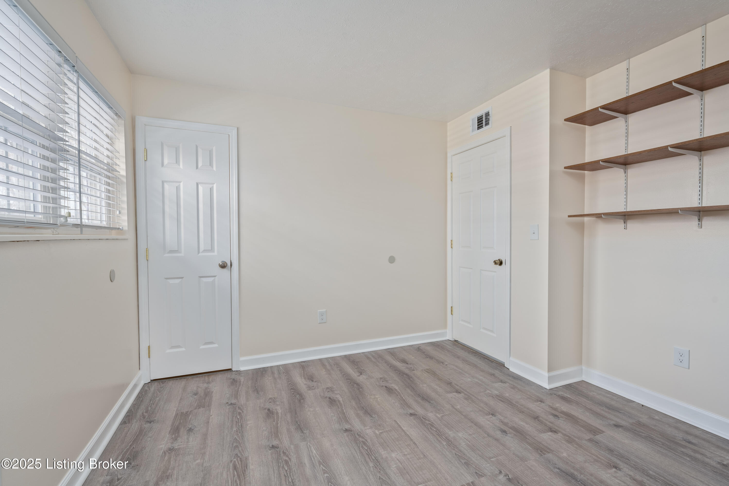 7517 Mallard Dr