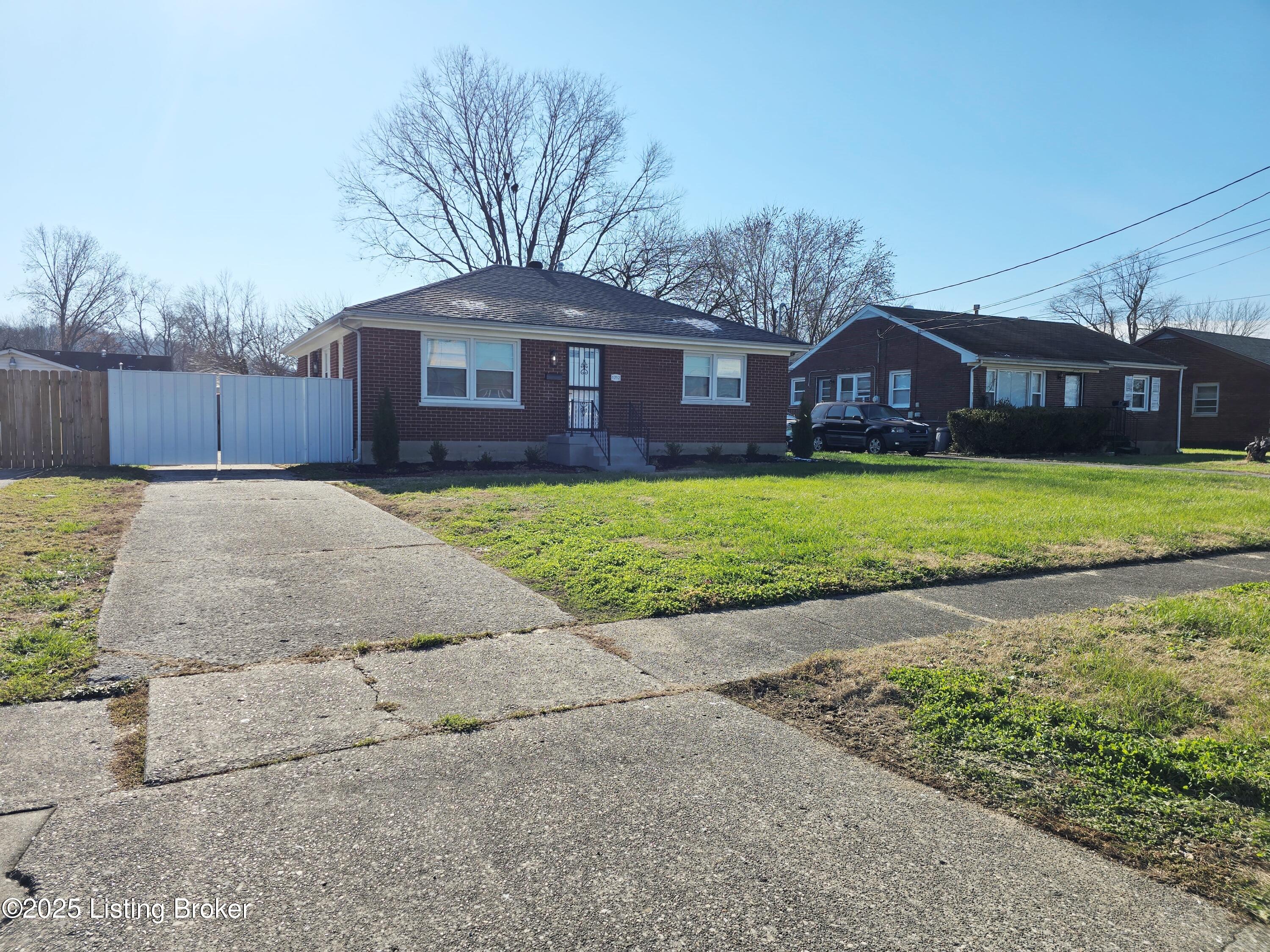 1712 Cardinal Ct