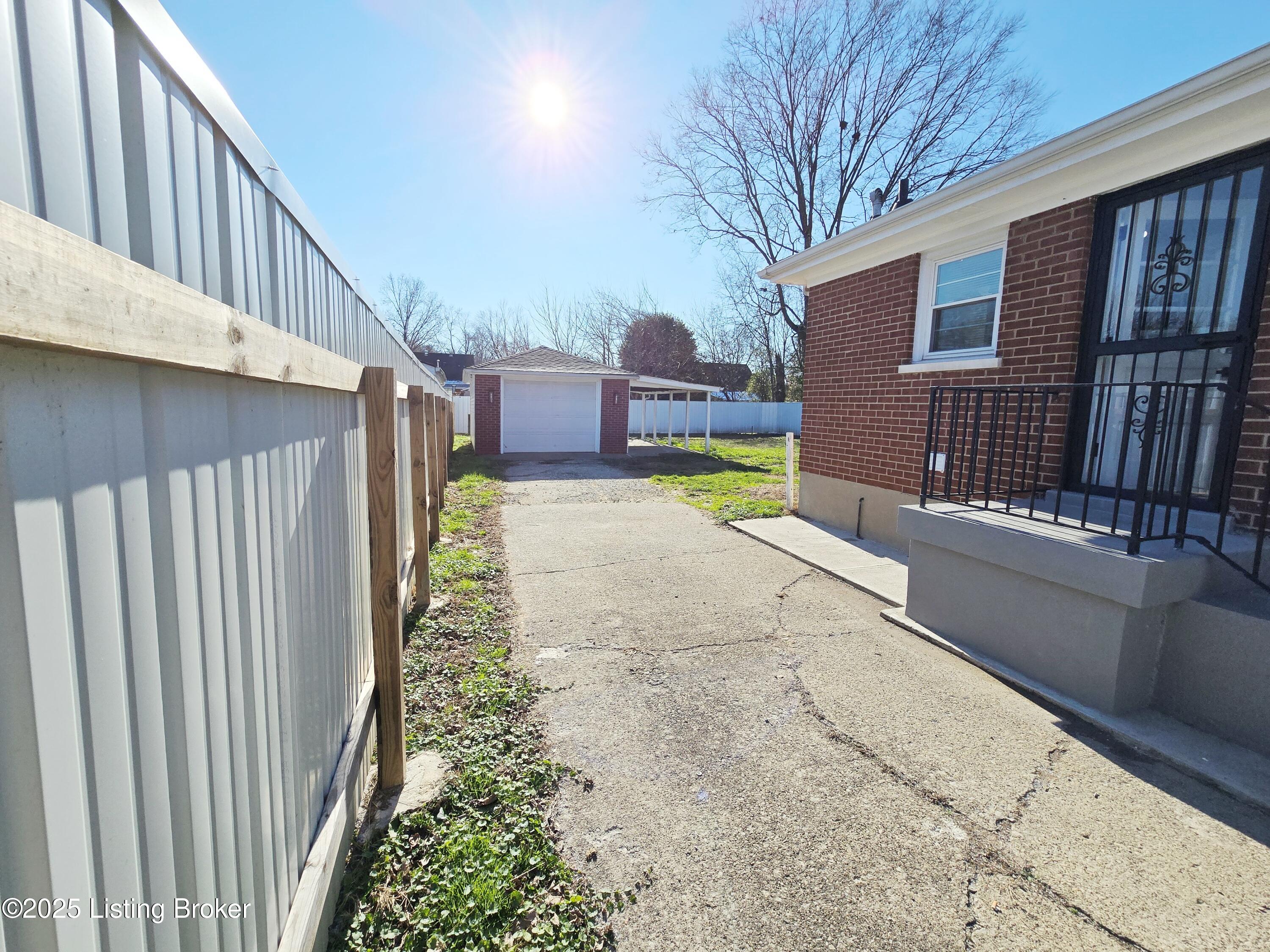 1712 Cardinal Ct