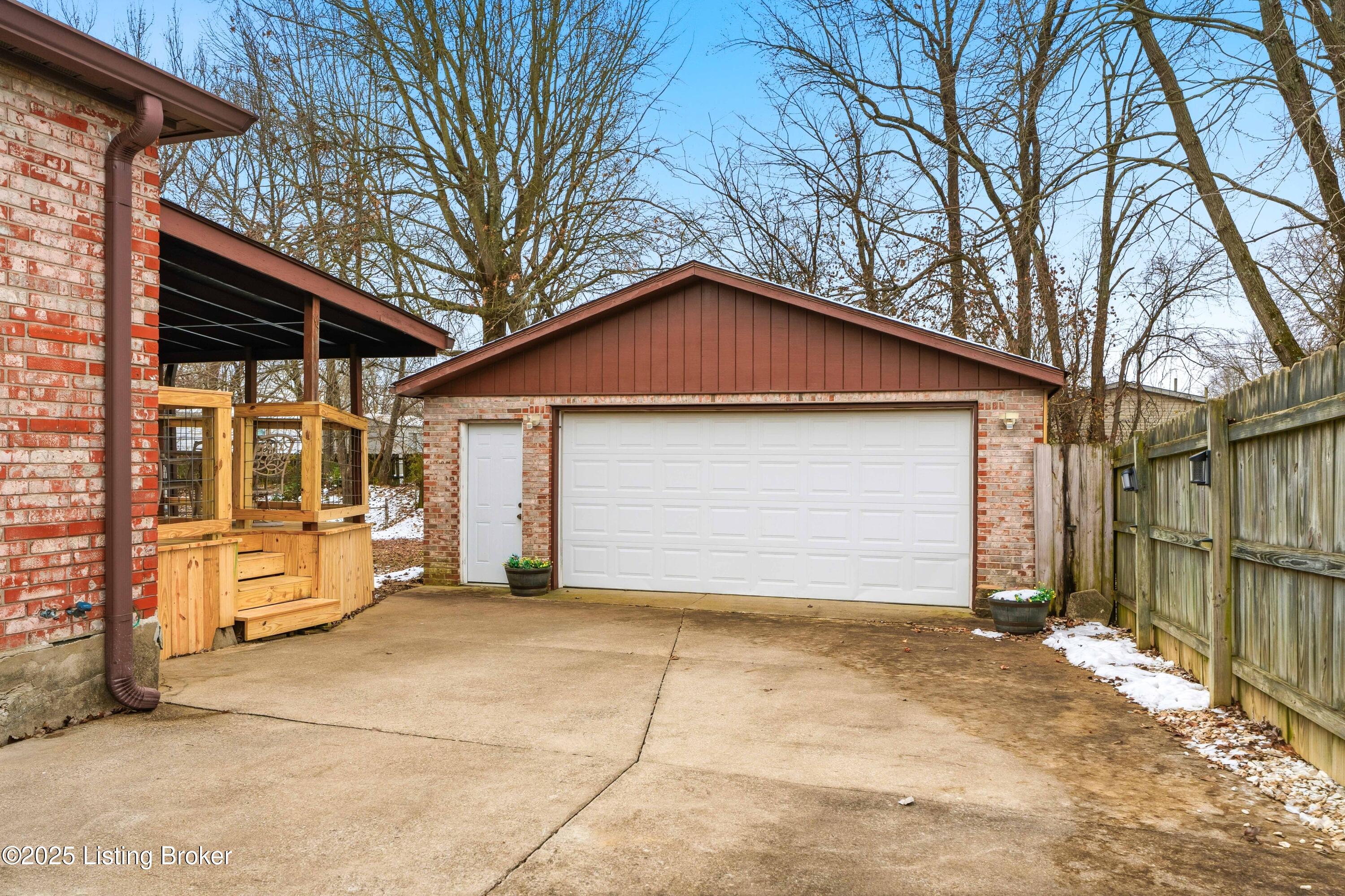 7512 Eider Dr