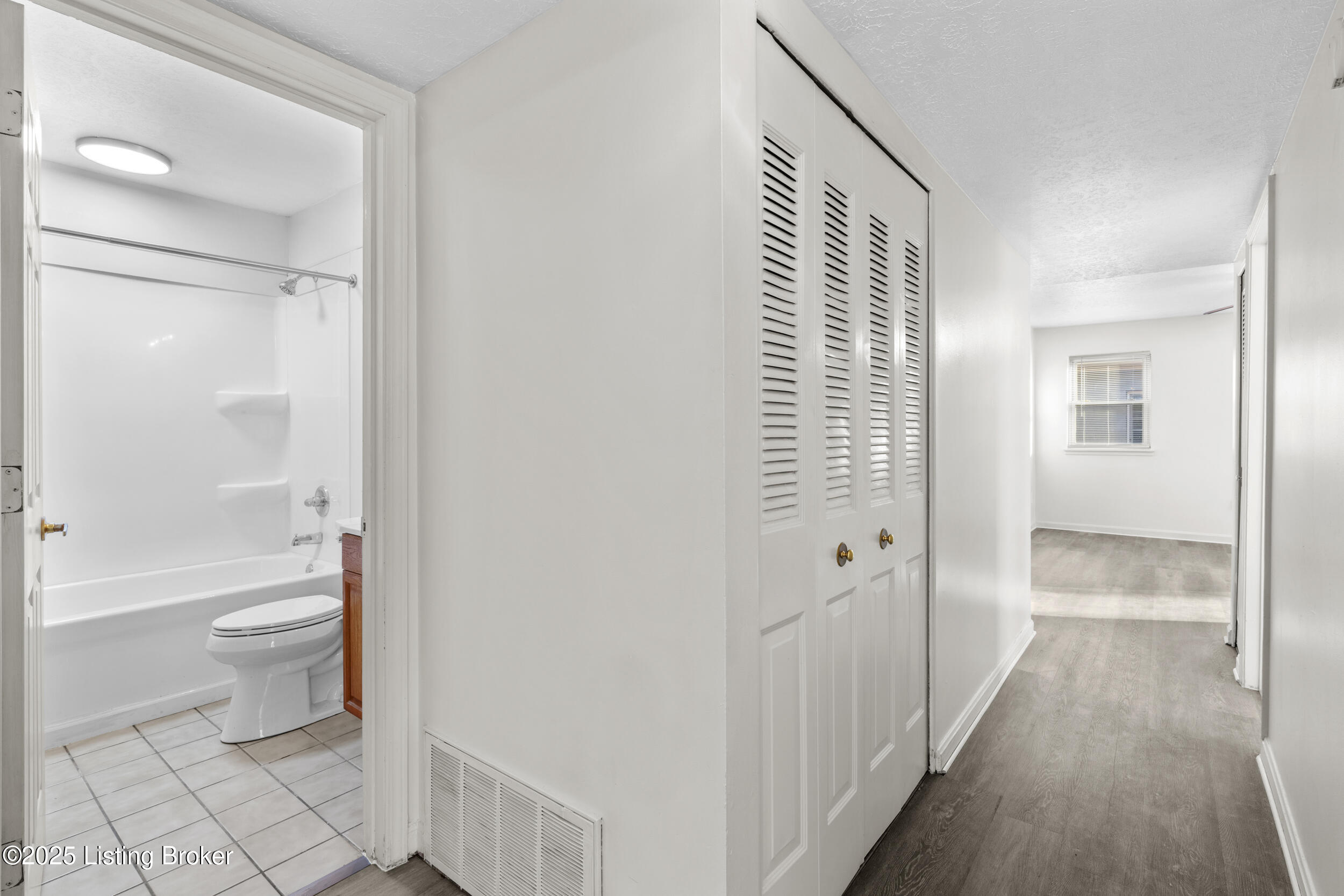 8405 Jan Way