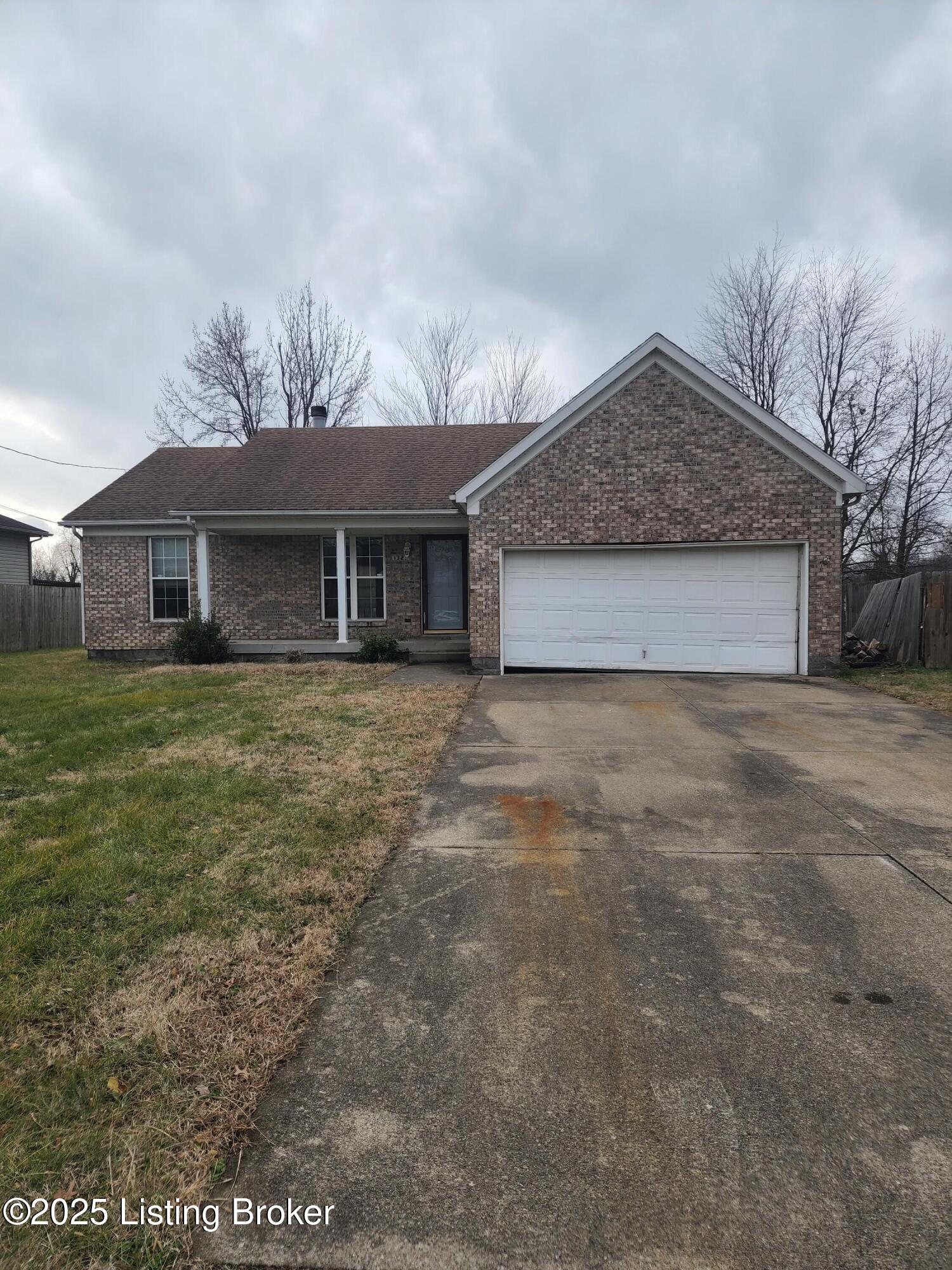 1323 Forest Dr