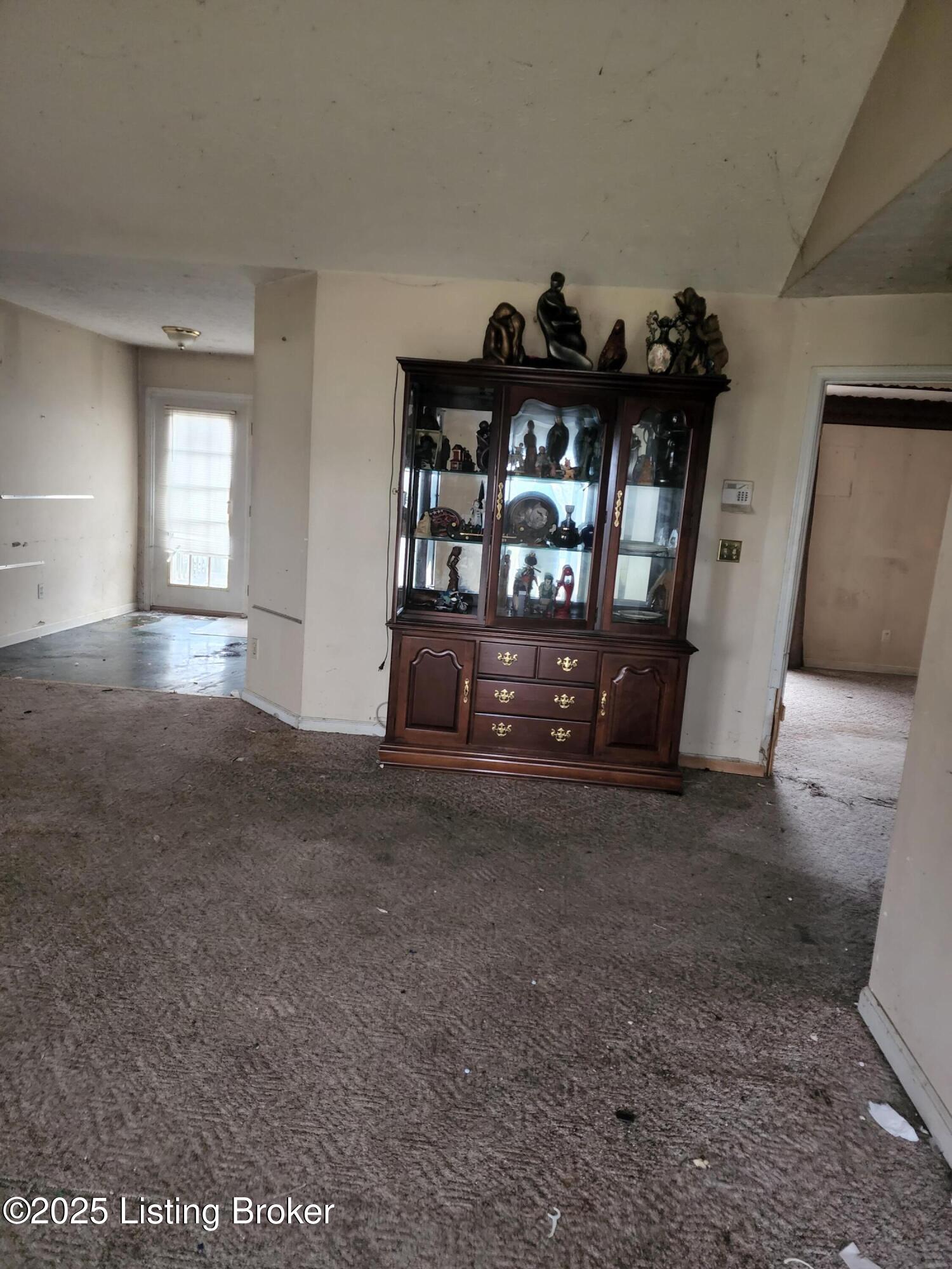 1323 Forest Dr