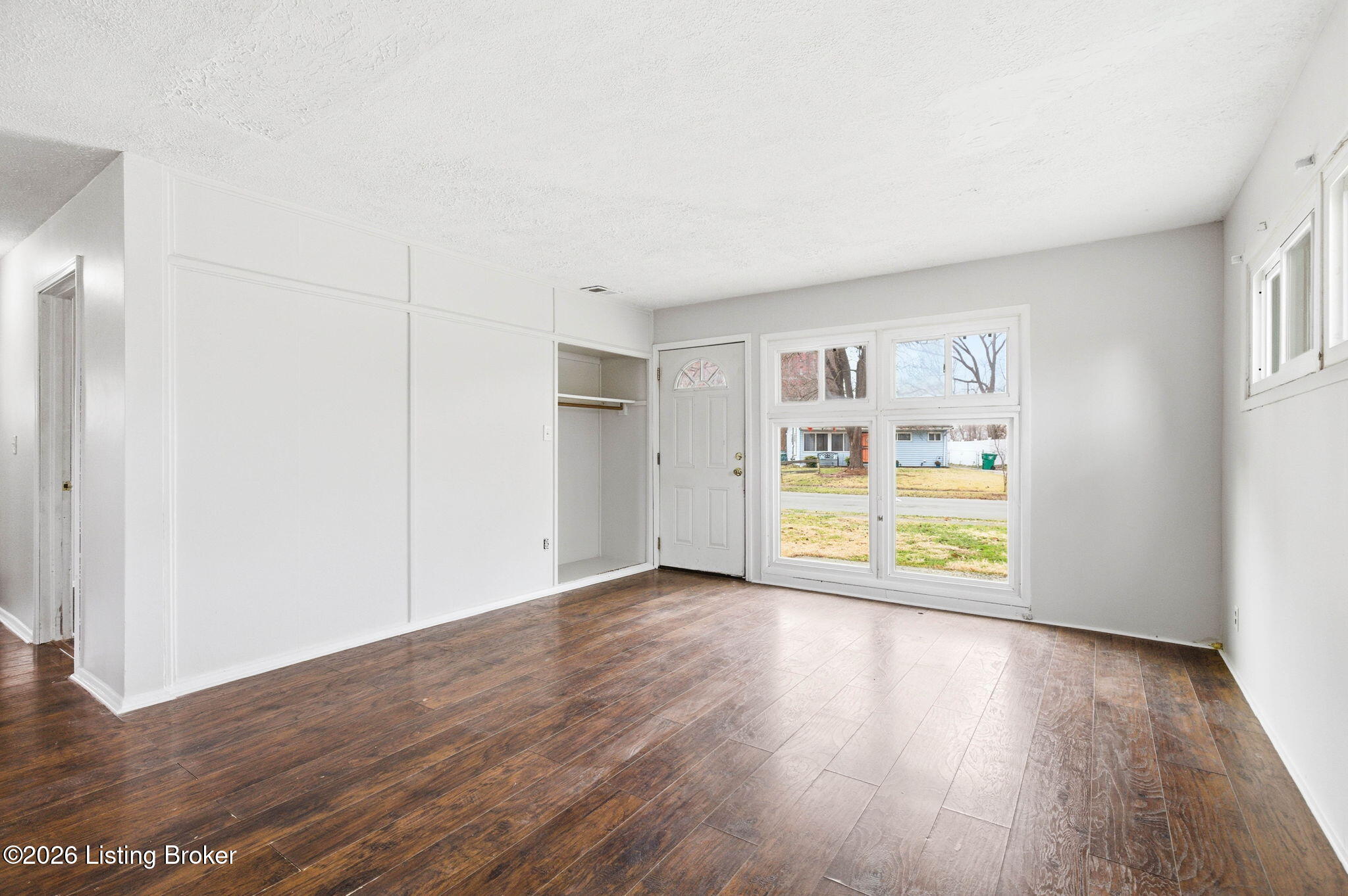 2907 Garey Ln