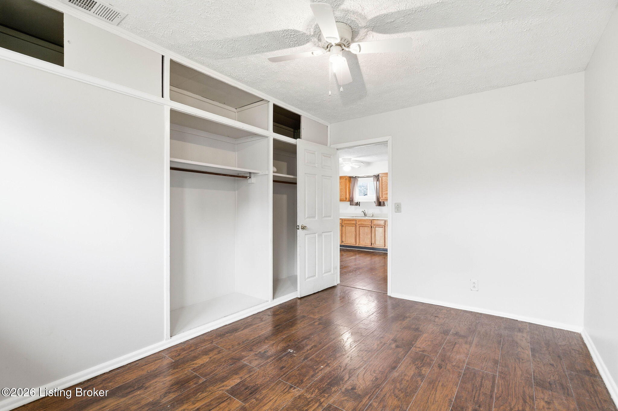2907 Garey Ln