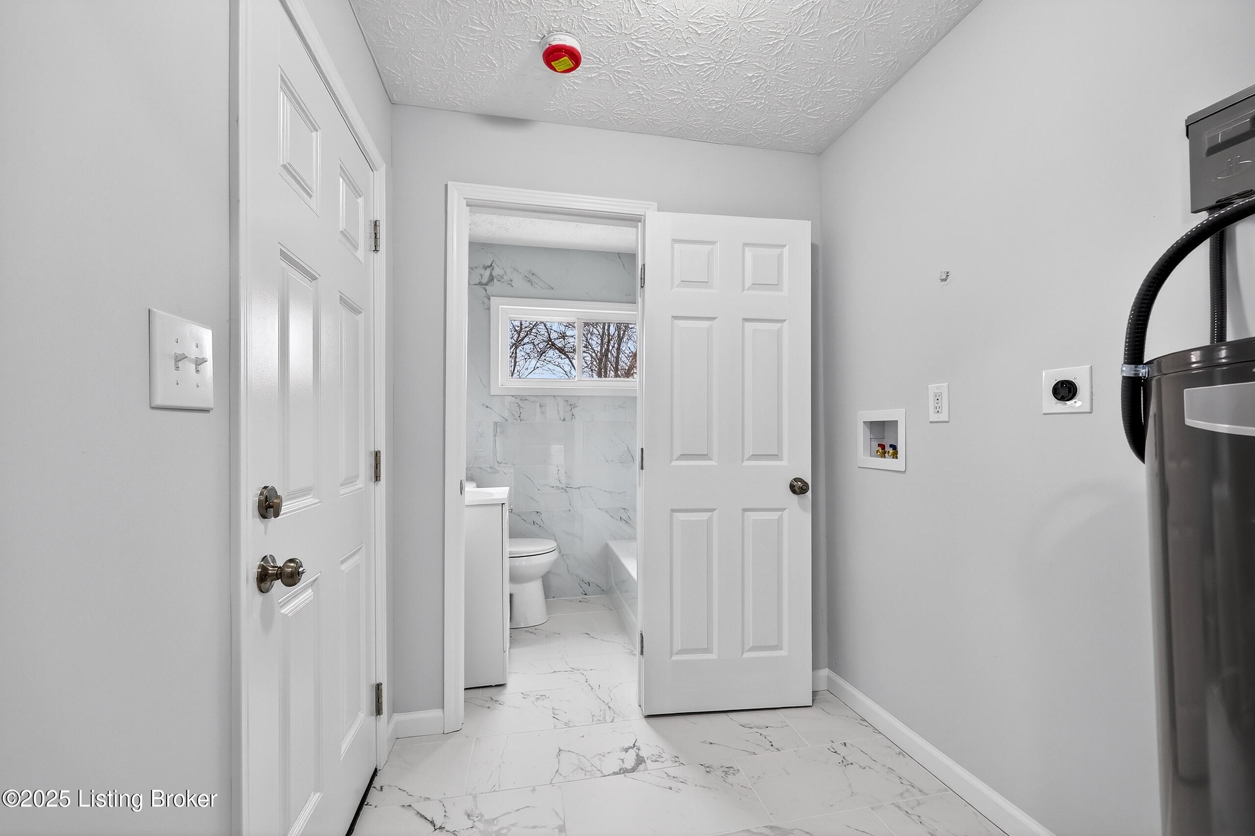 1910 Dixie Garden Dr