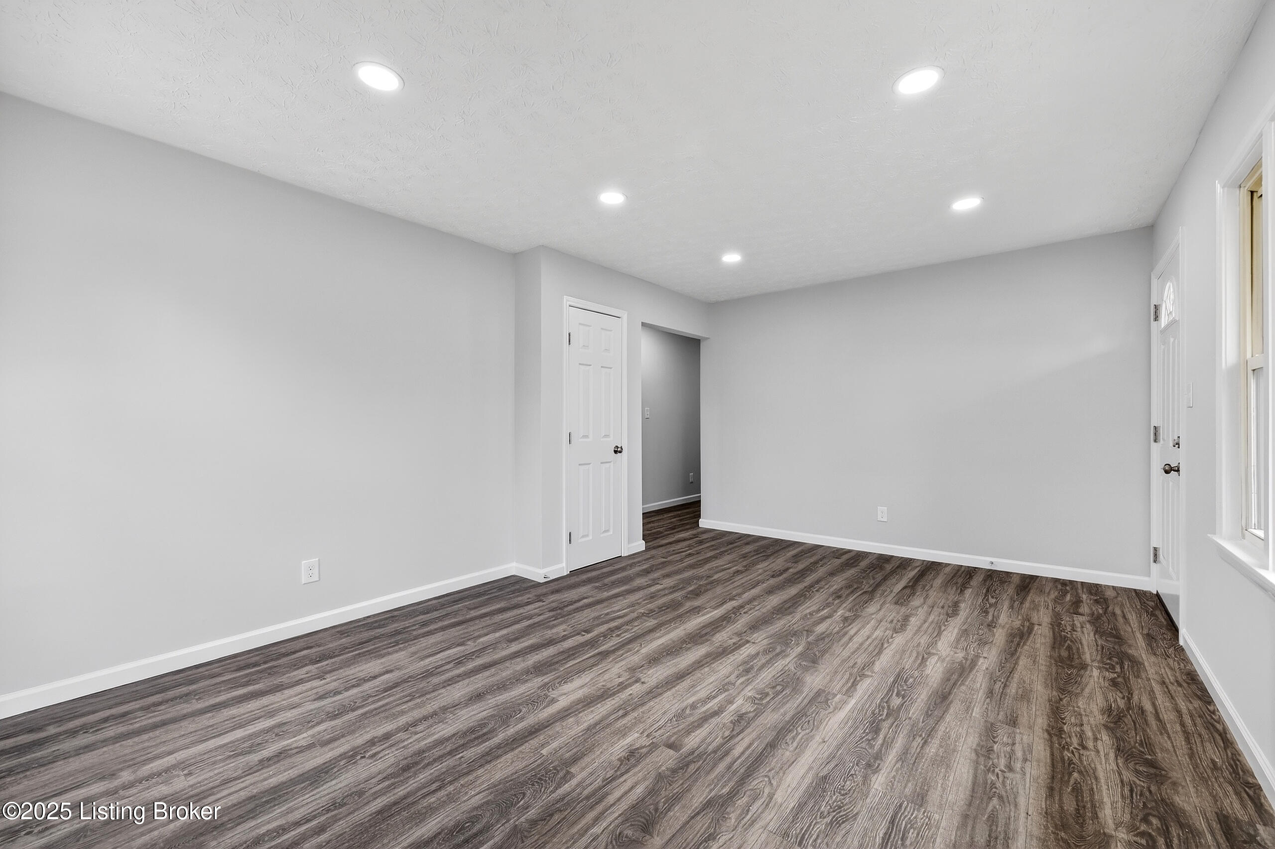 1910 Dixie Garden Dr