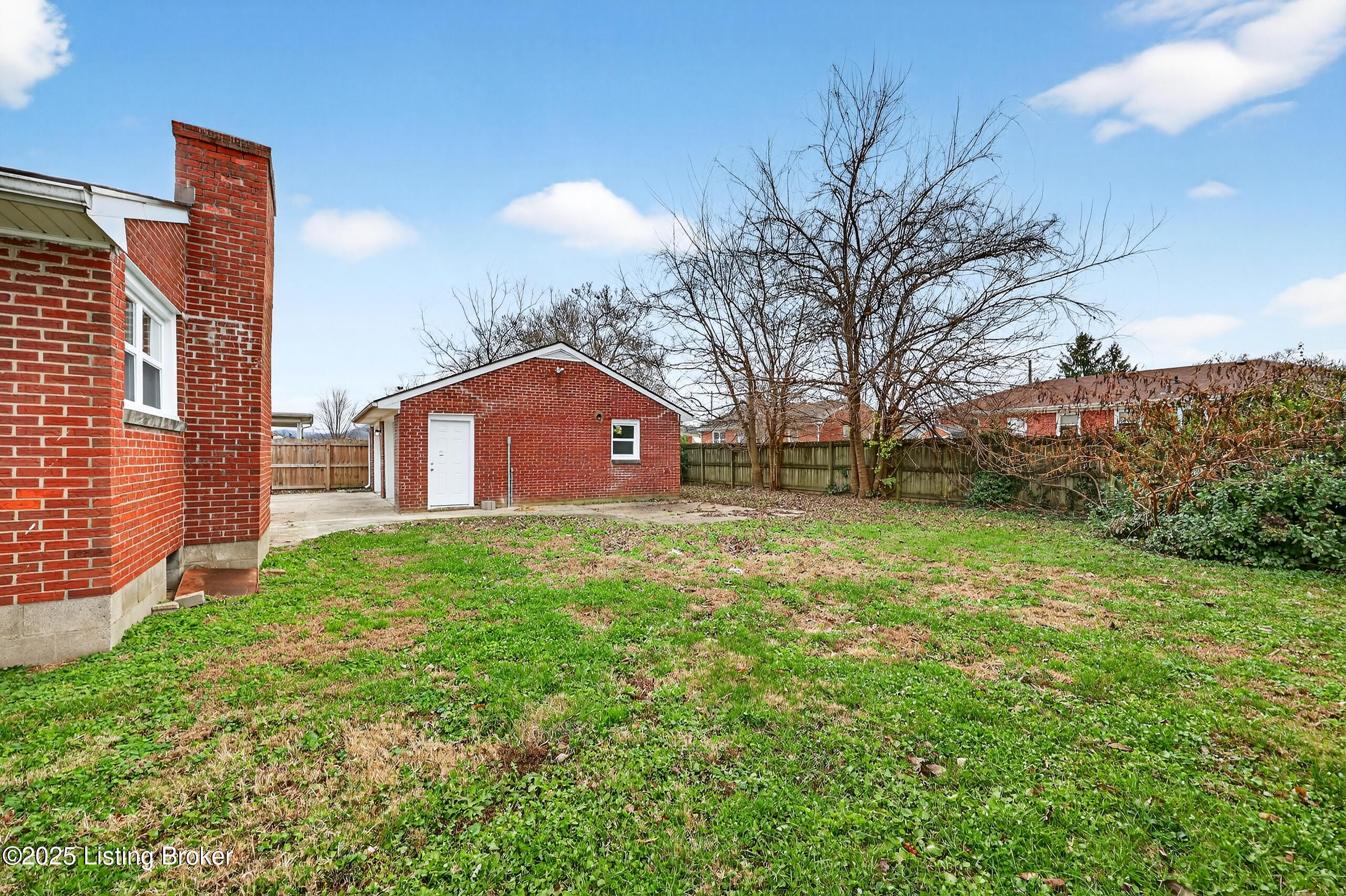 1910 Dixie Garden Dr