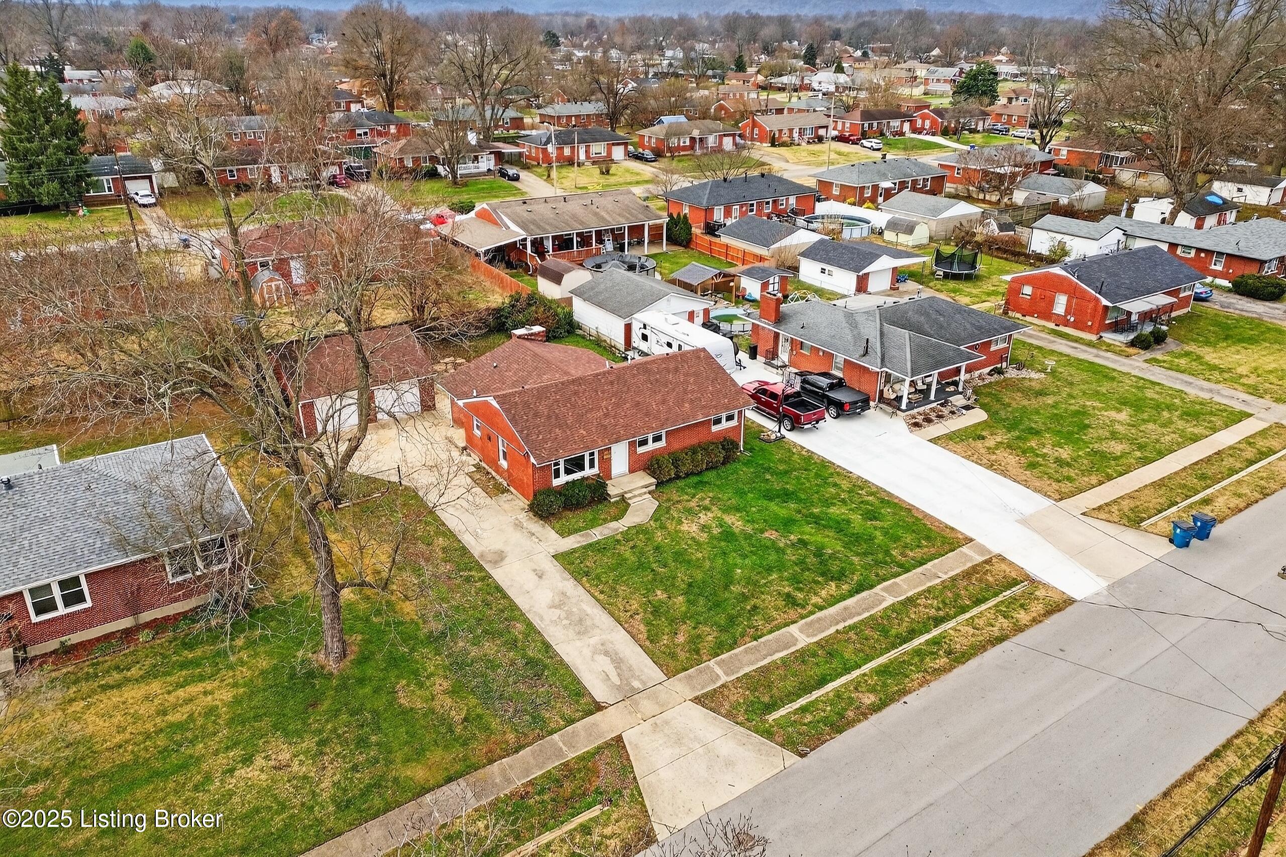 1910 Dixie Garden Dr