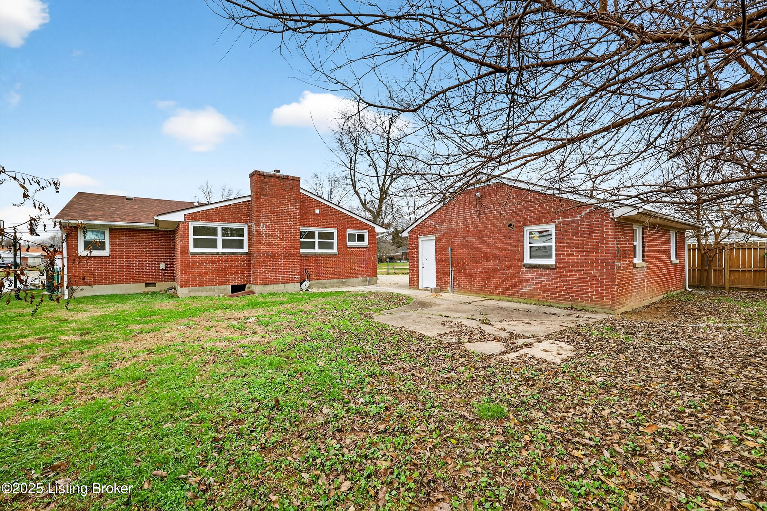 1910 Dixie Garden Dr