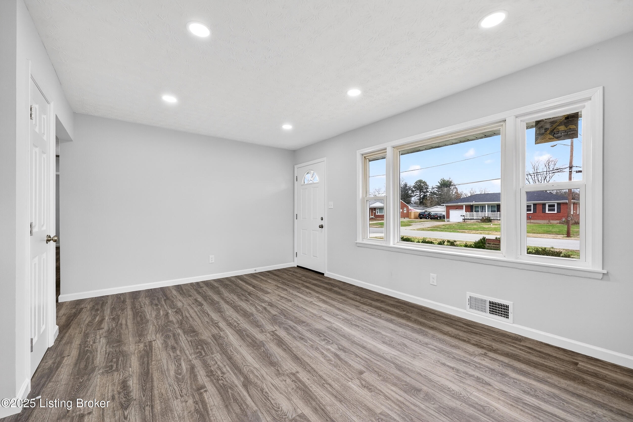 1910 Dixie Garden Dr