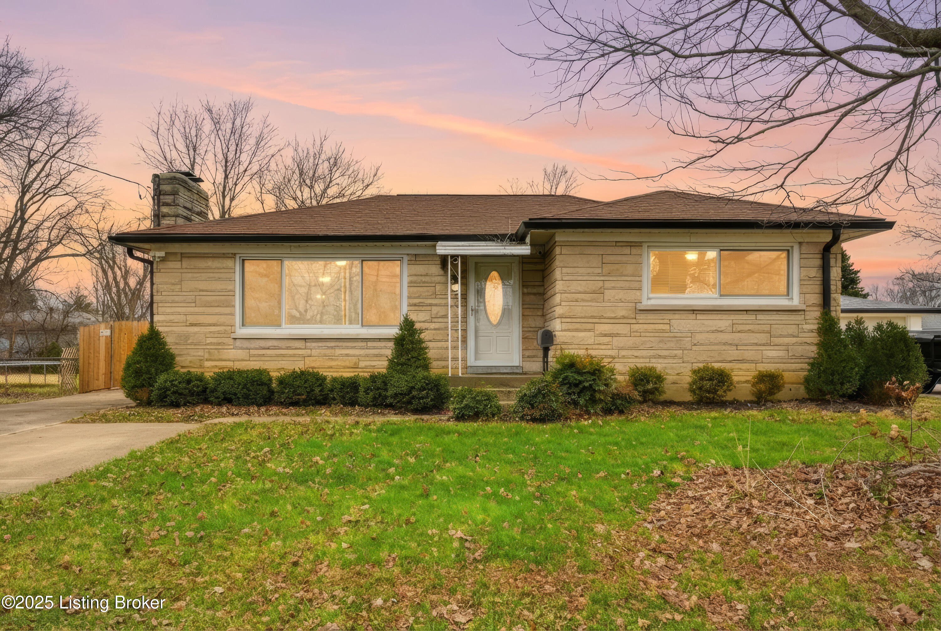 7905 Daffodil Dr