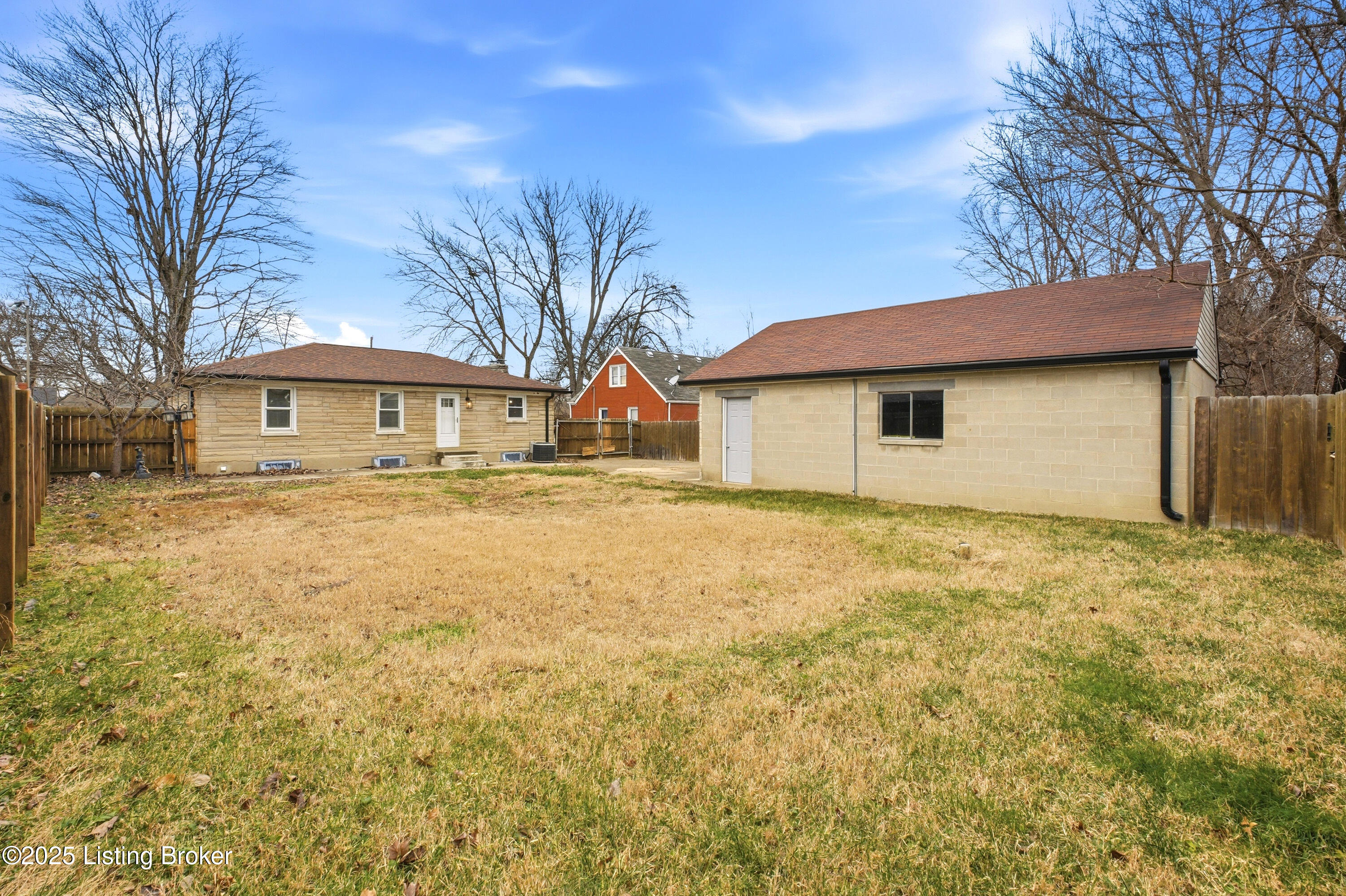 7905 Daffodil Dr