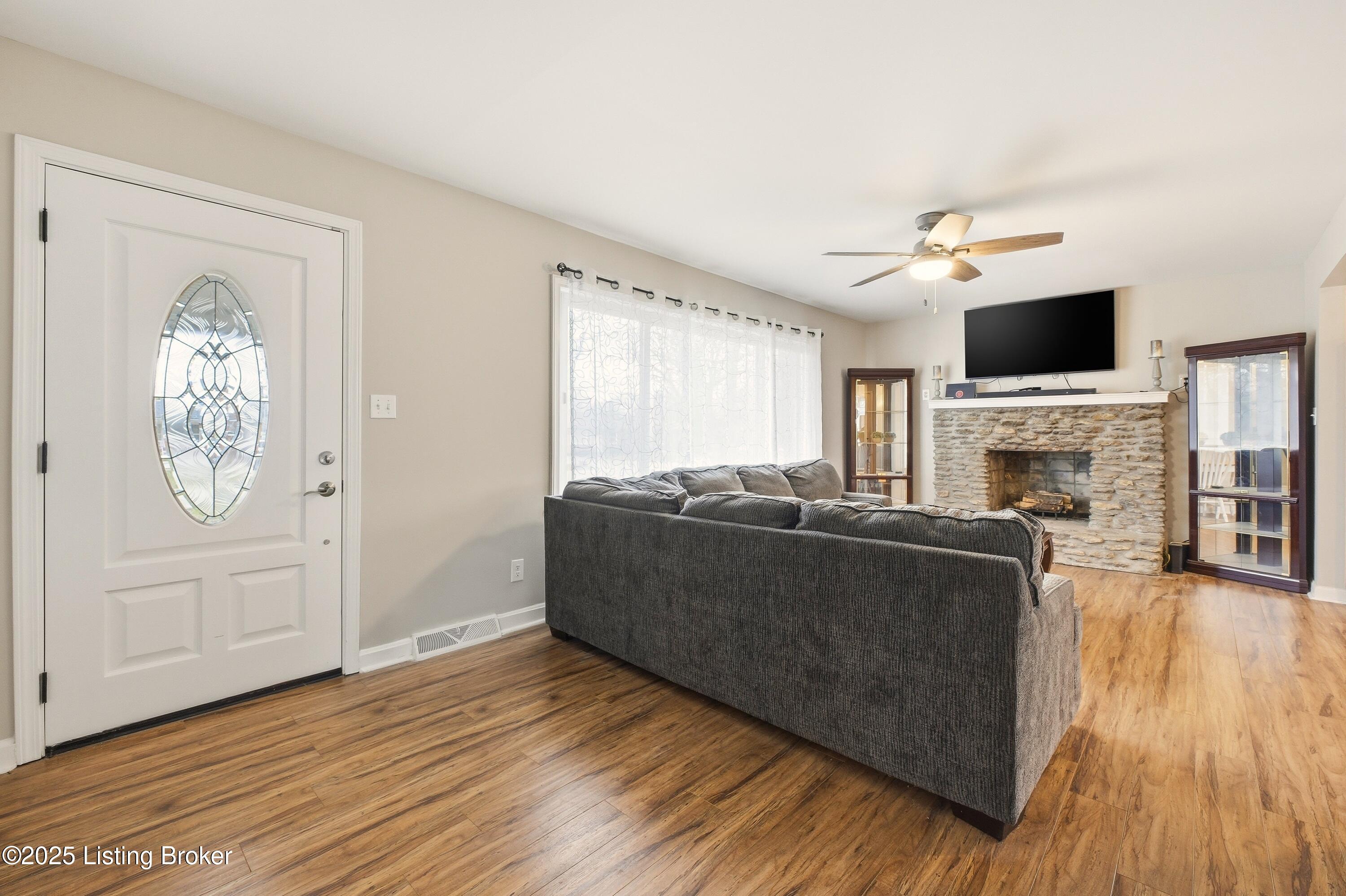 7905 Daffodil Dr