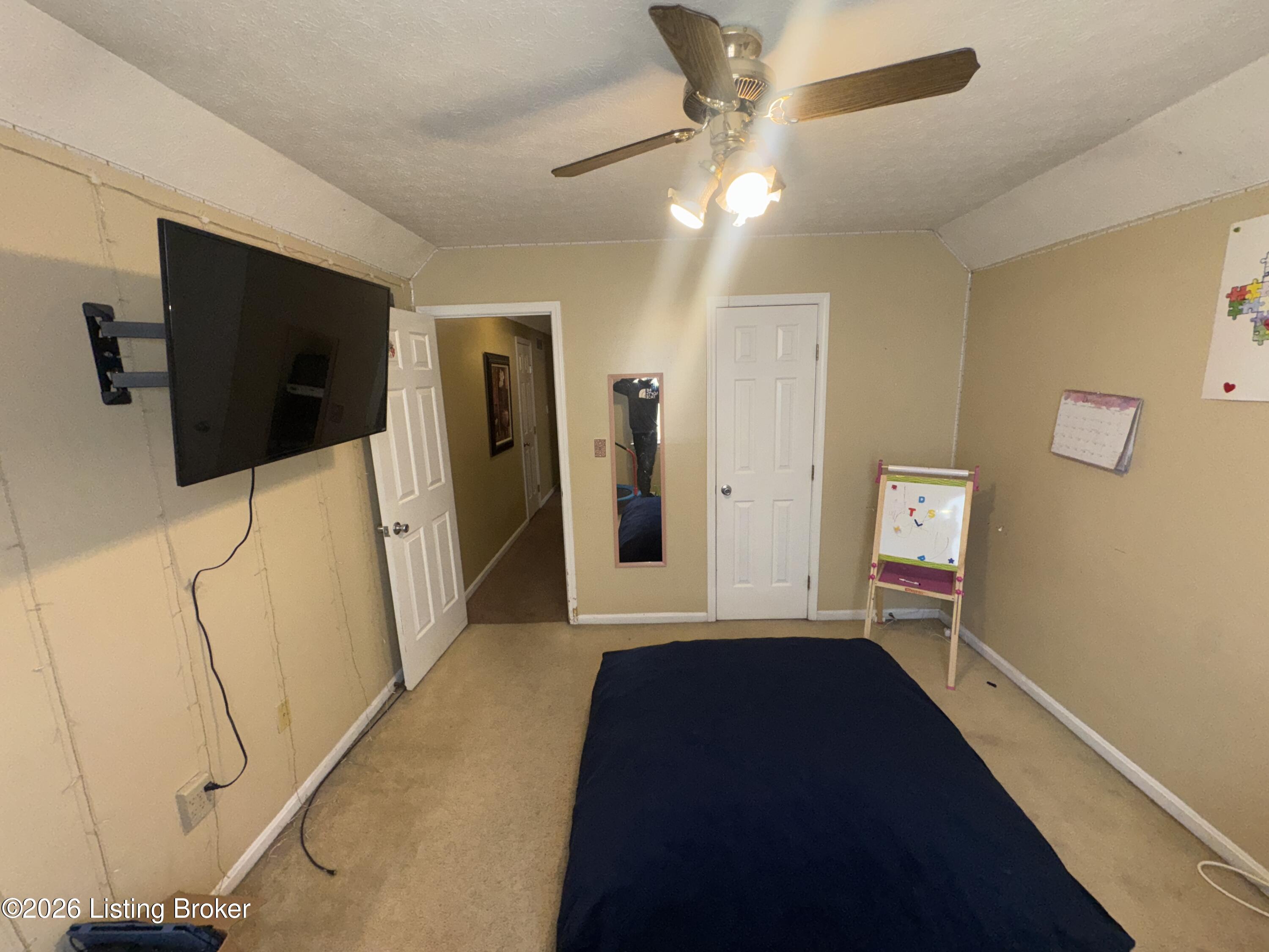 5911 Midnight Ln