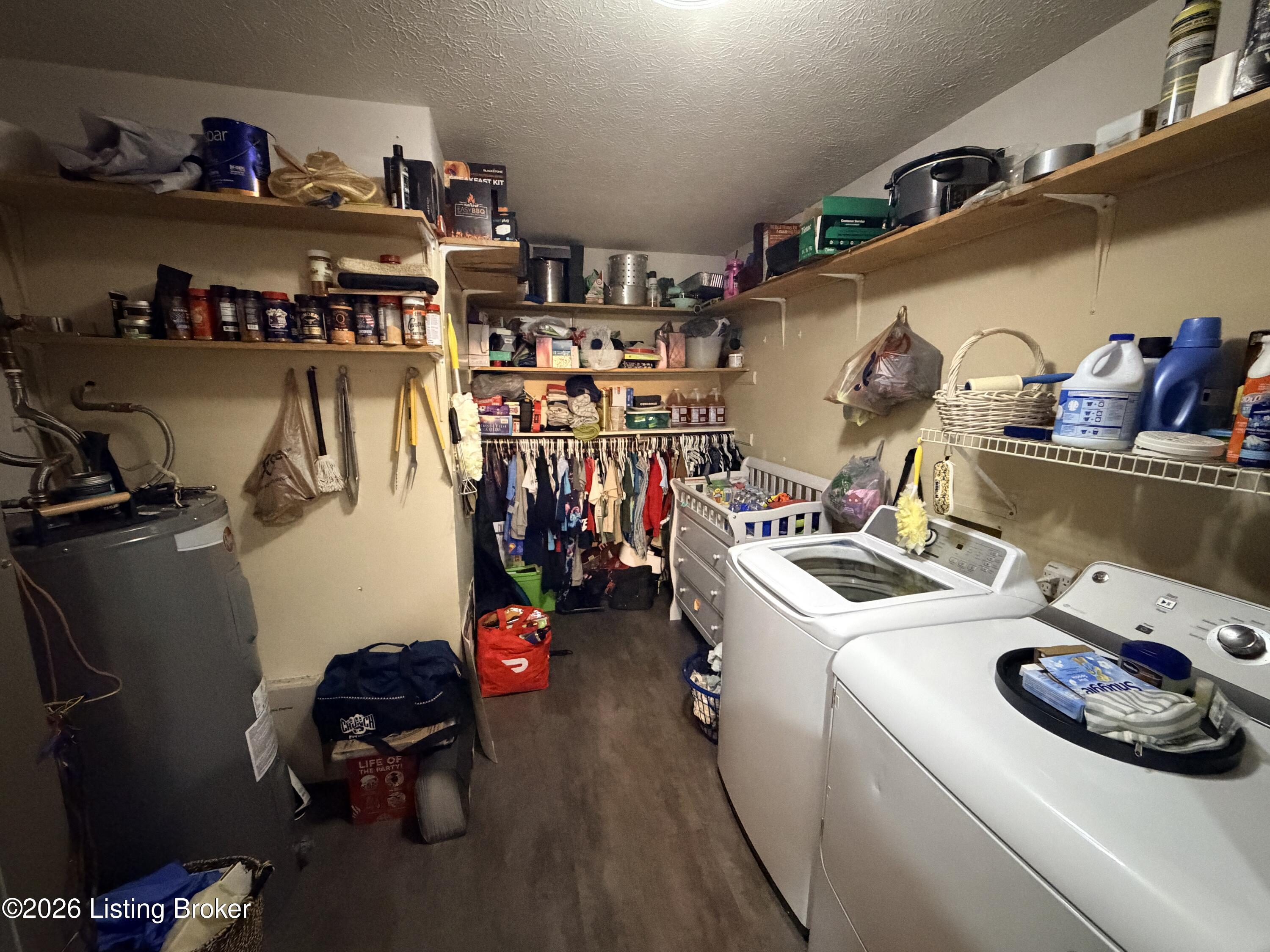5911 Midnight Ln