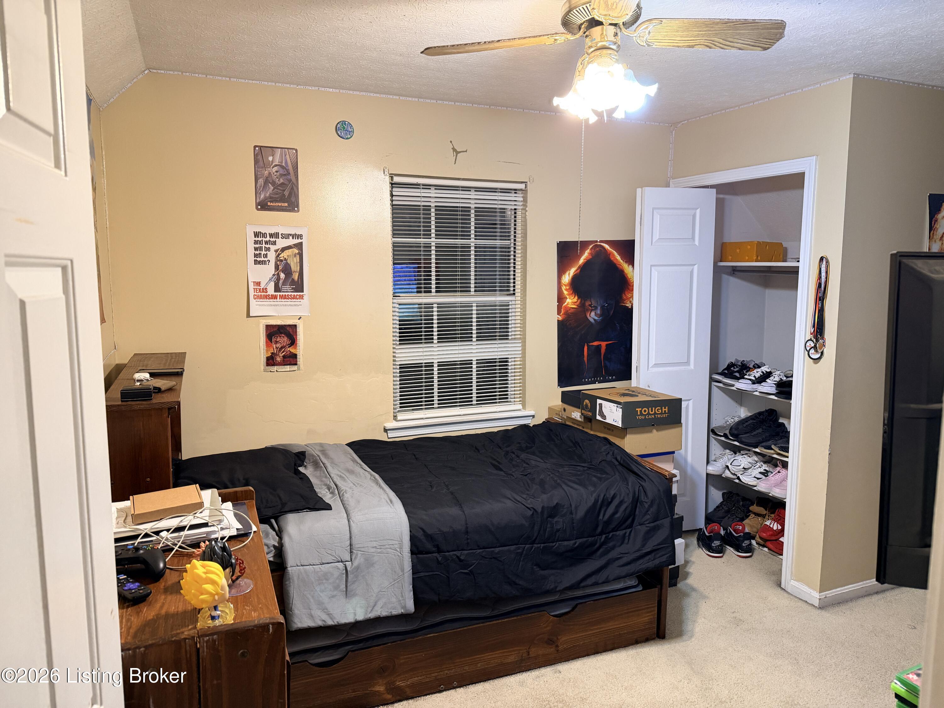 5911 Midnight Ln
