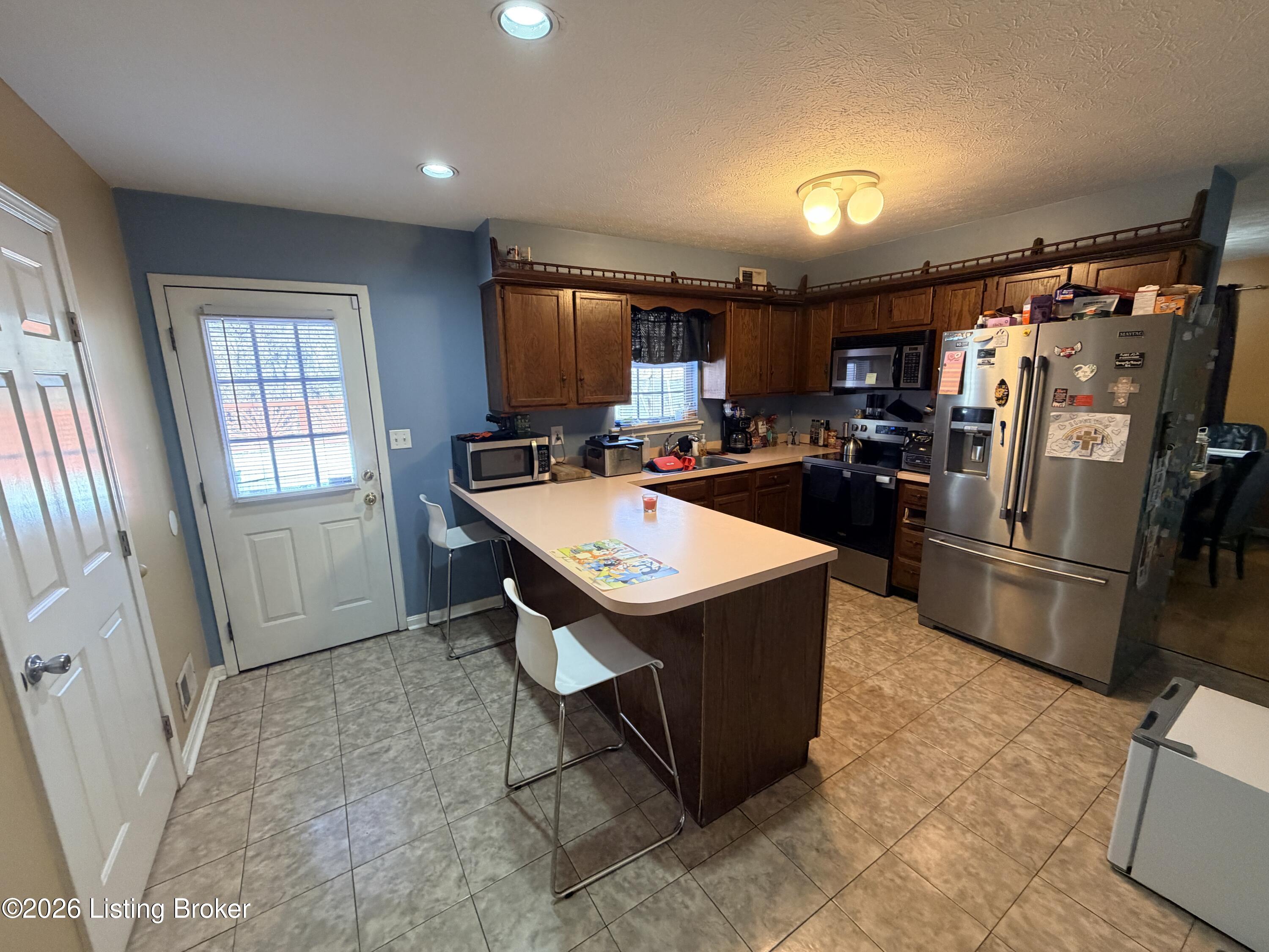5911 Midnight Ln