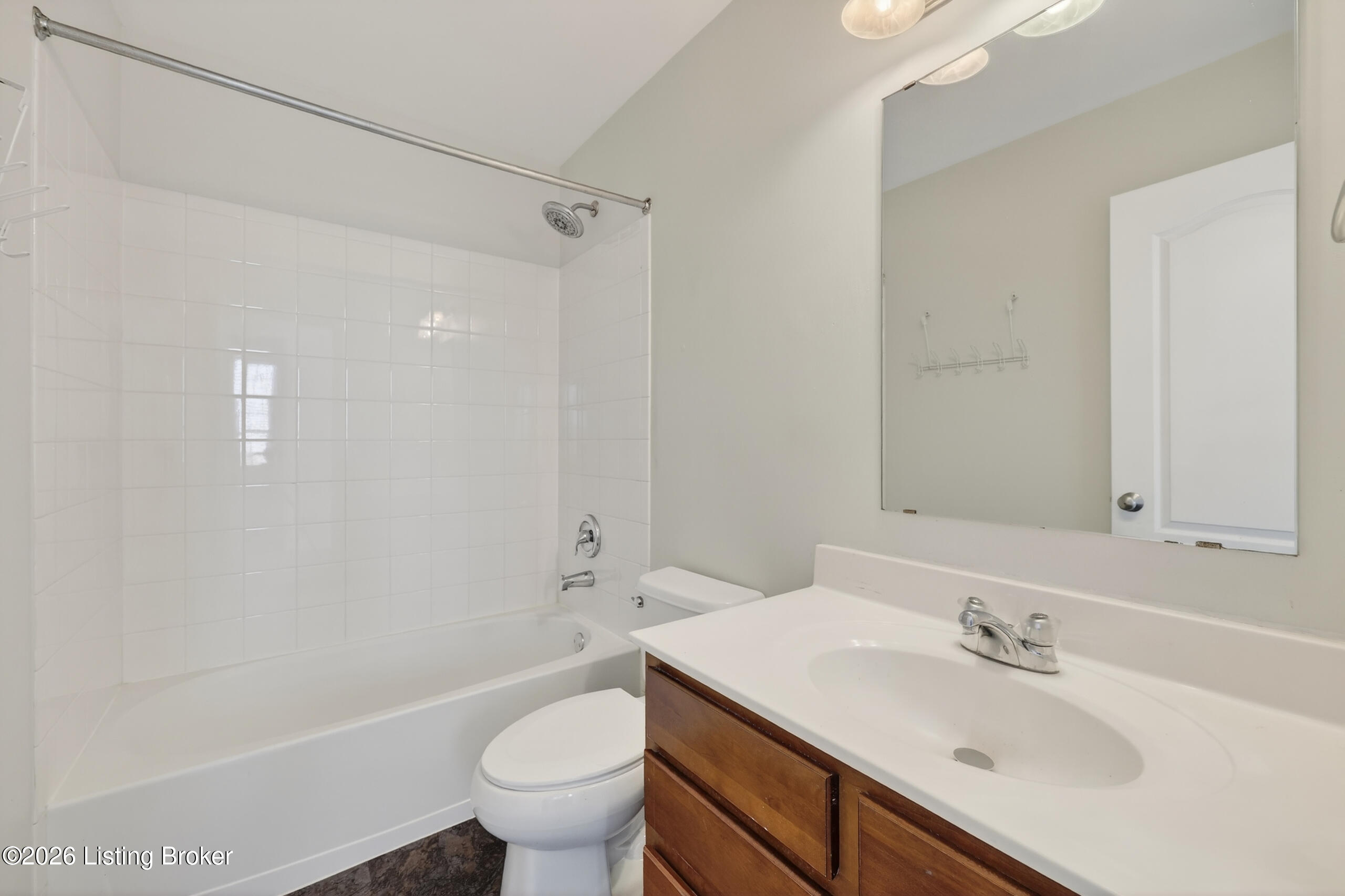 5609 Red Crested Way