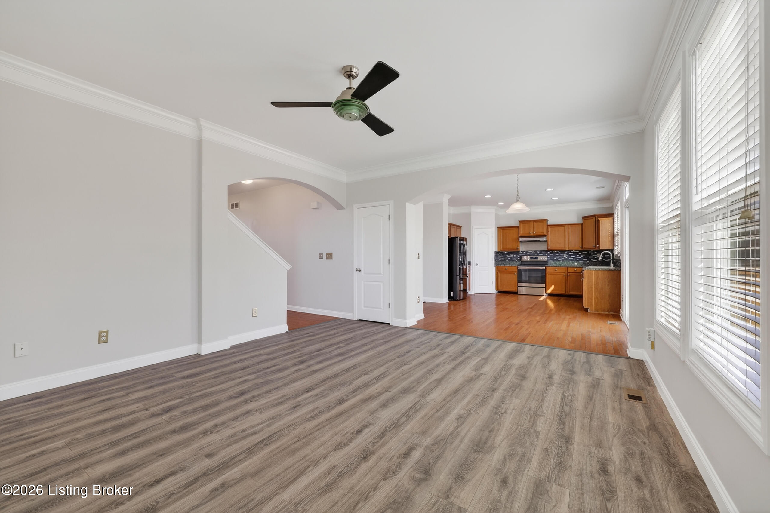 5609 Red Crested Way