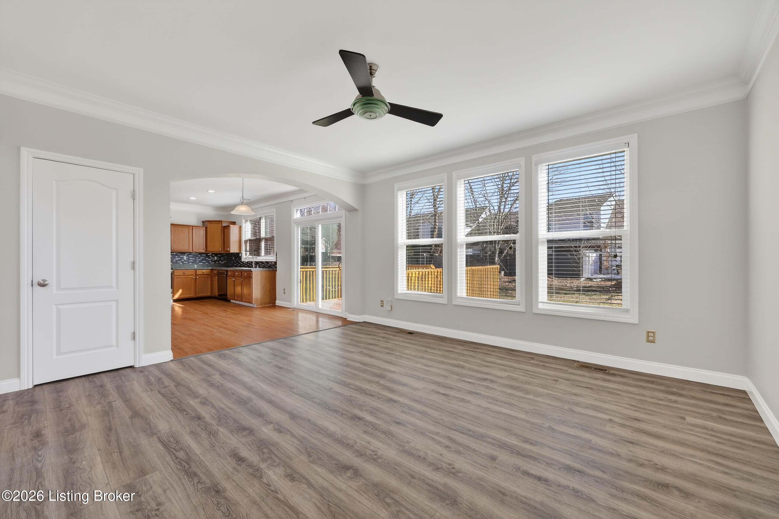 5609 Red Crested Way