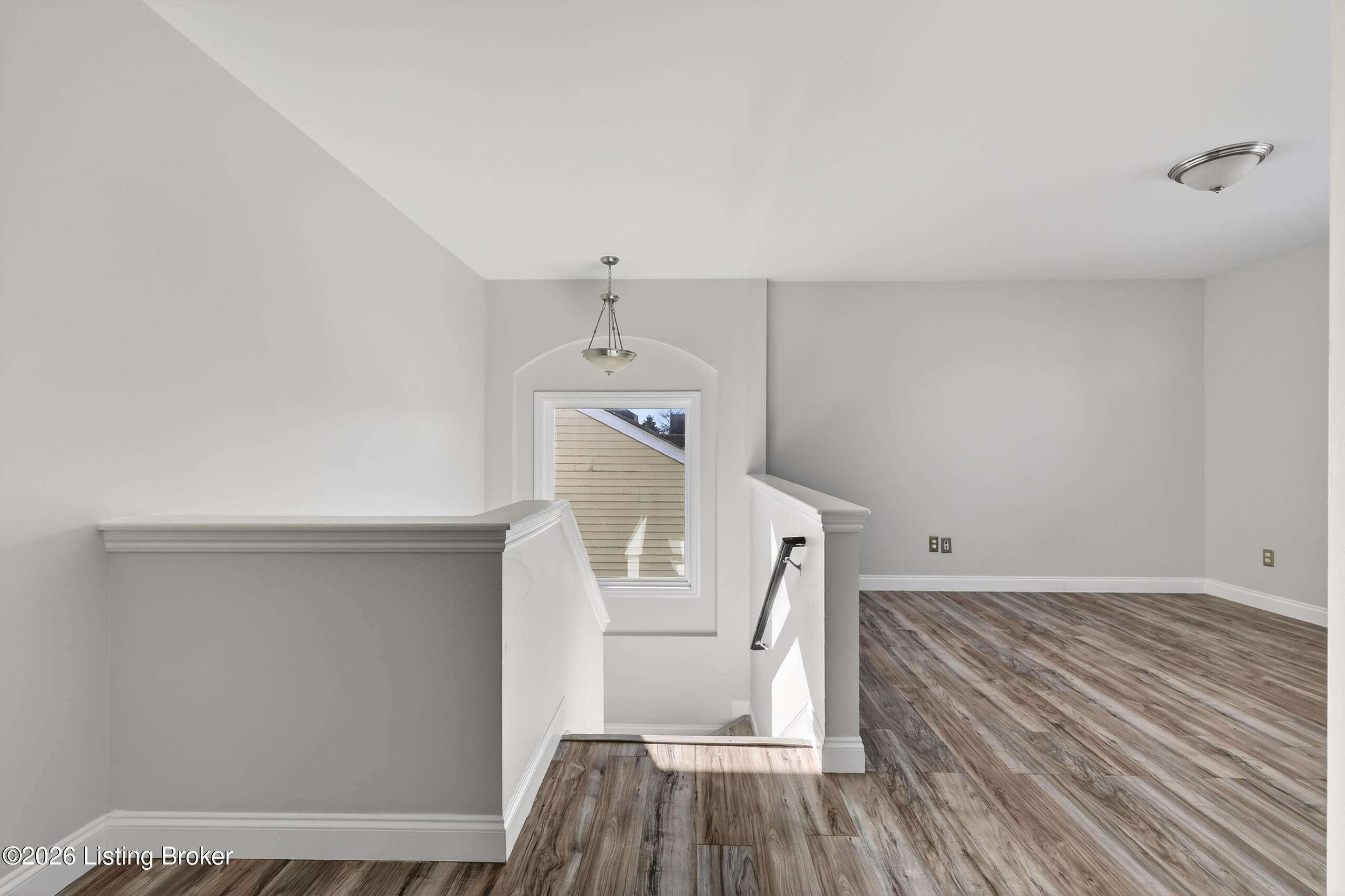 5609 Red Crested Way