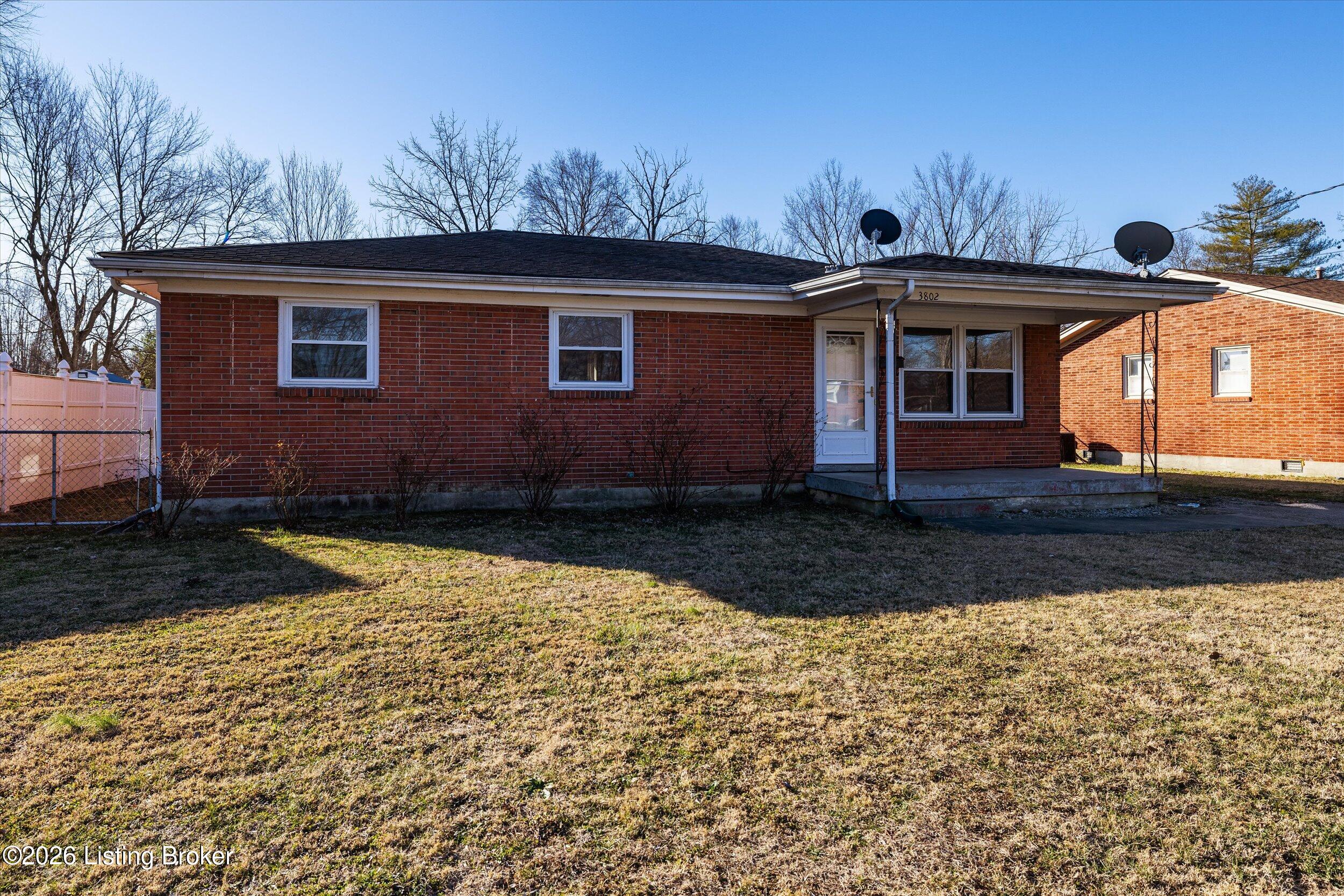 3802 Oakleaf Ln
