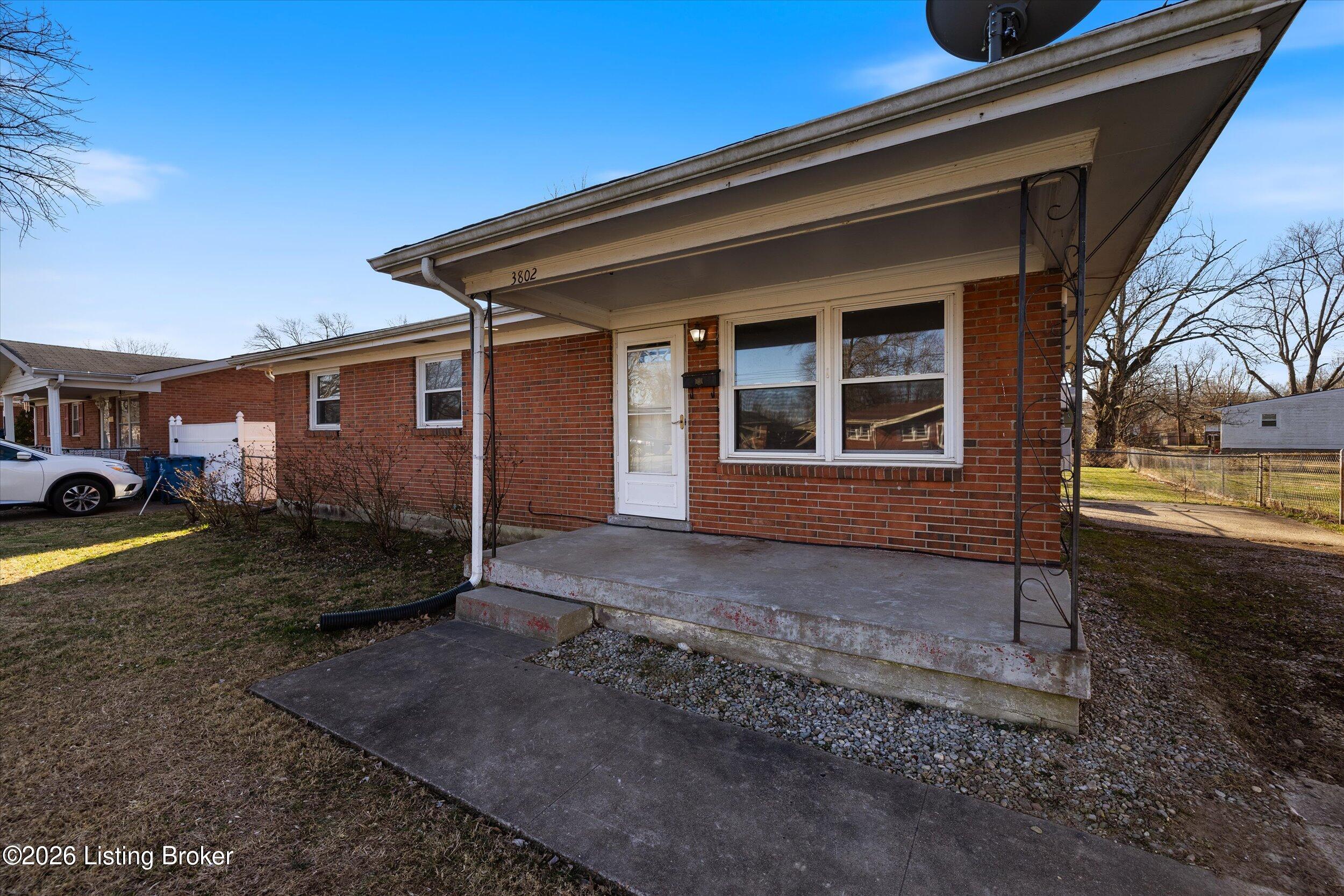 3802 Oakleaf Ln