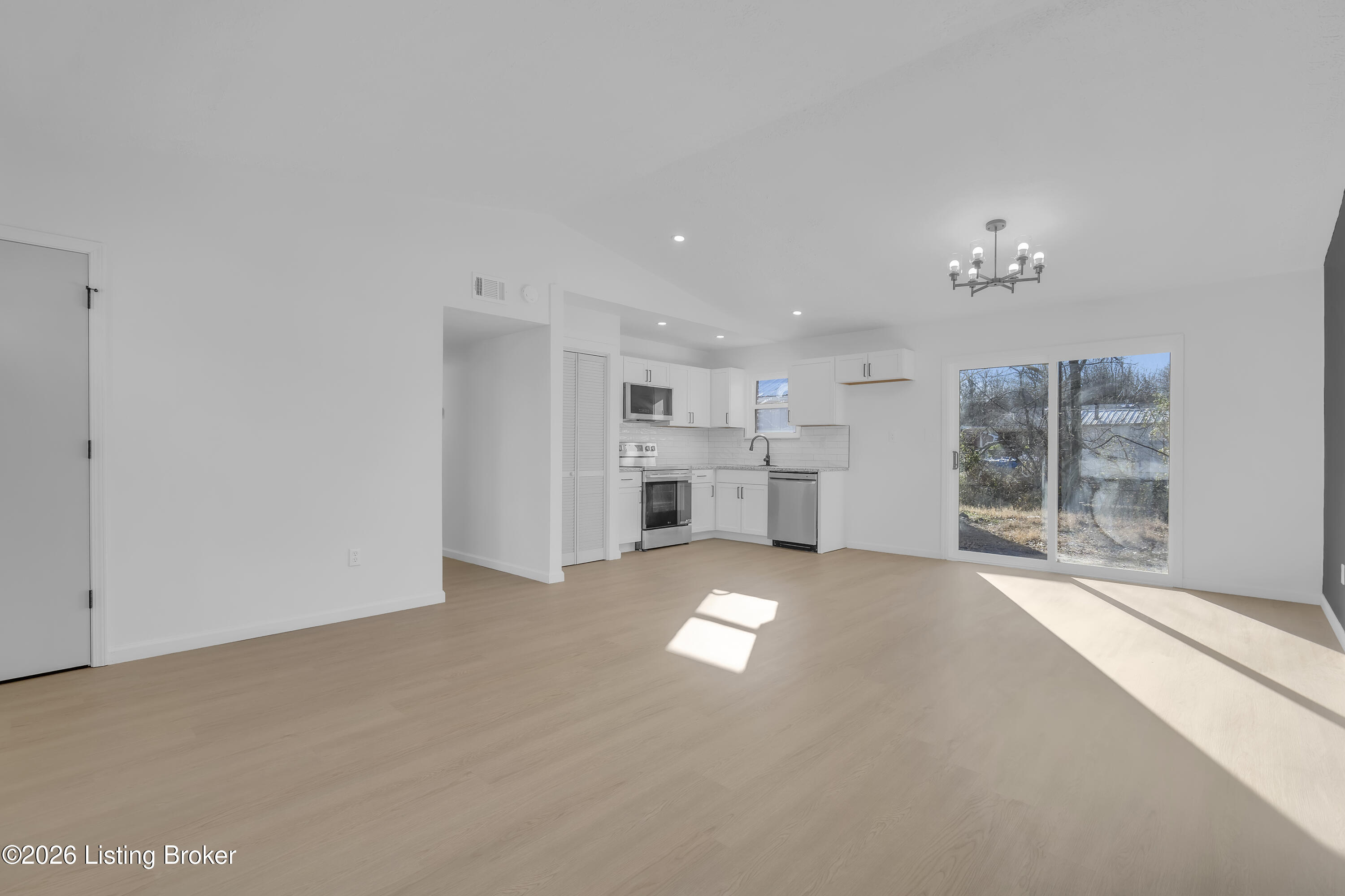 9008 Willowcreek Dr