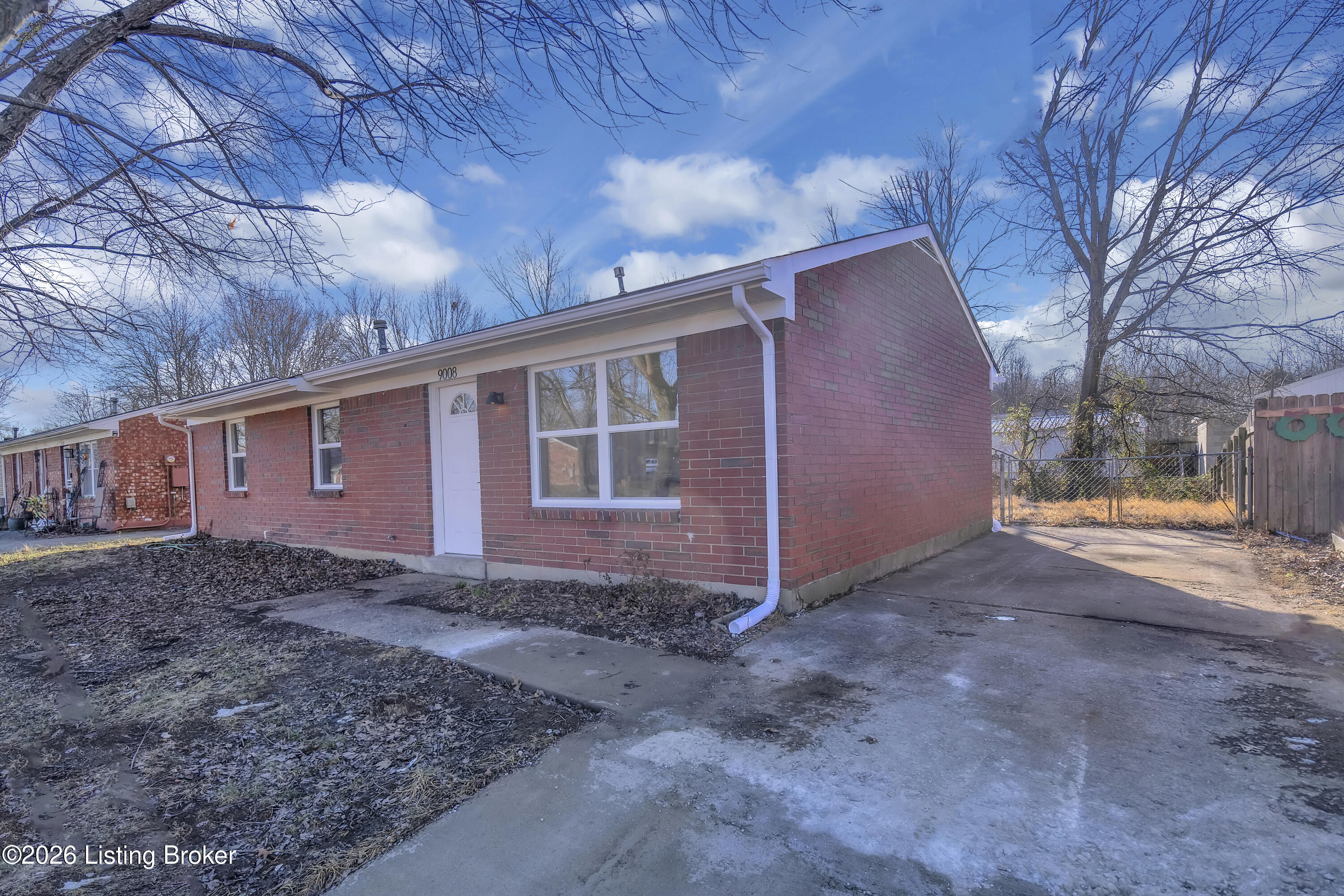 9008 Willowcreek Dr