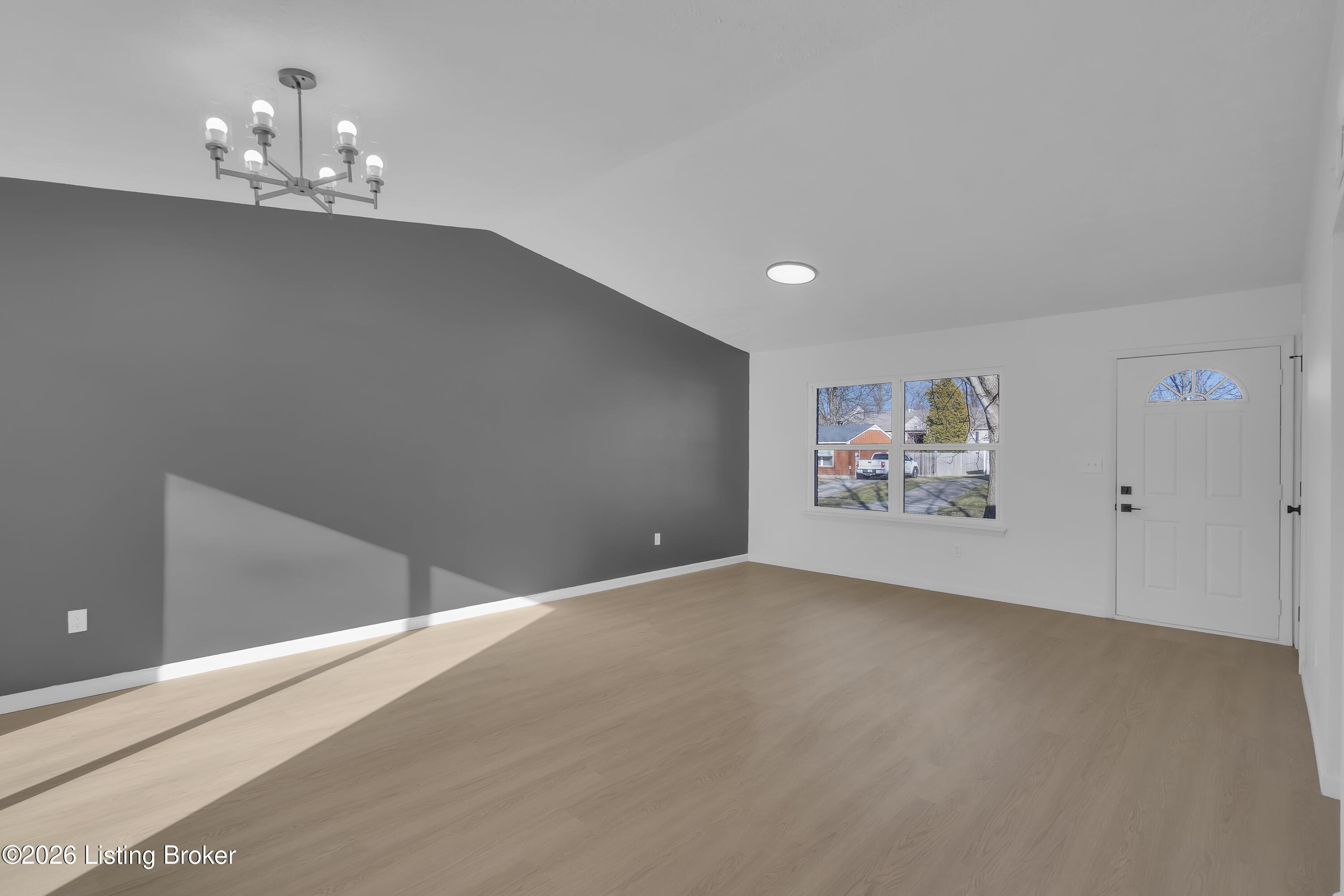 9008 Willowcreek Dr