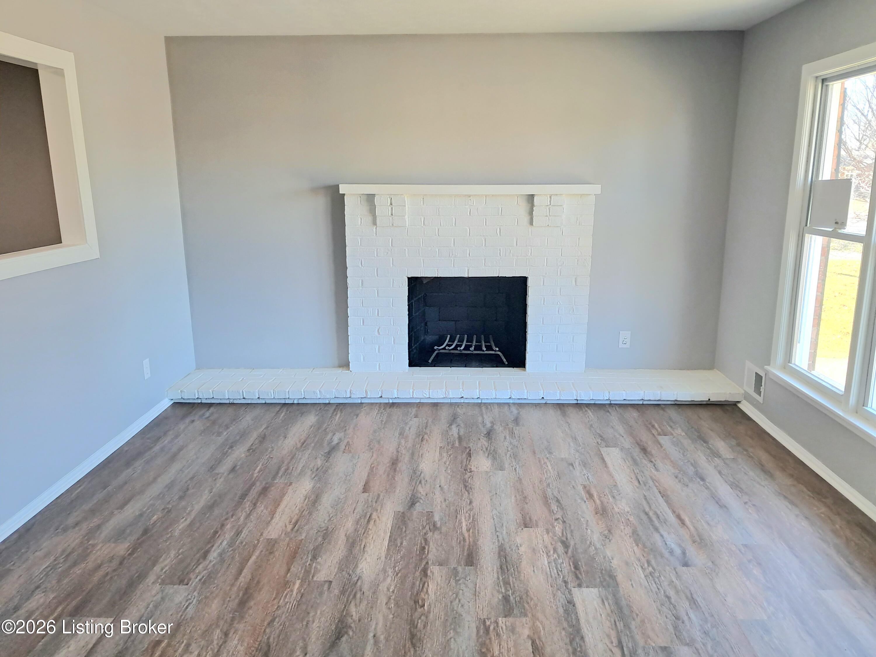 5013 Invicta Dr