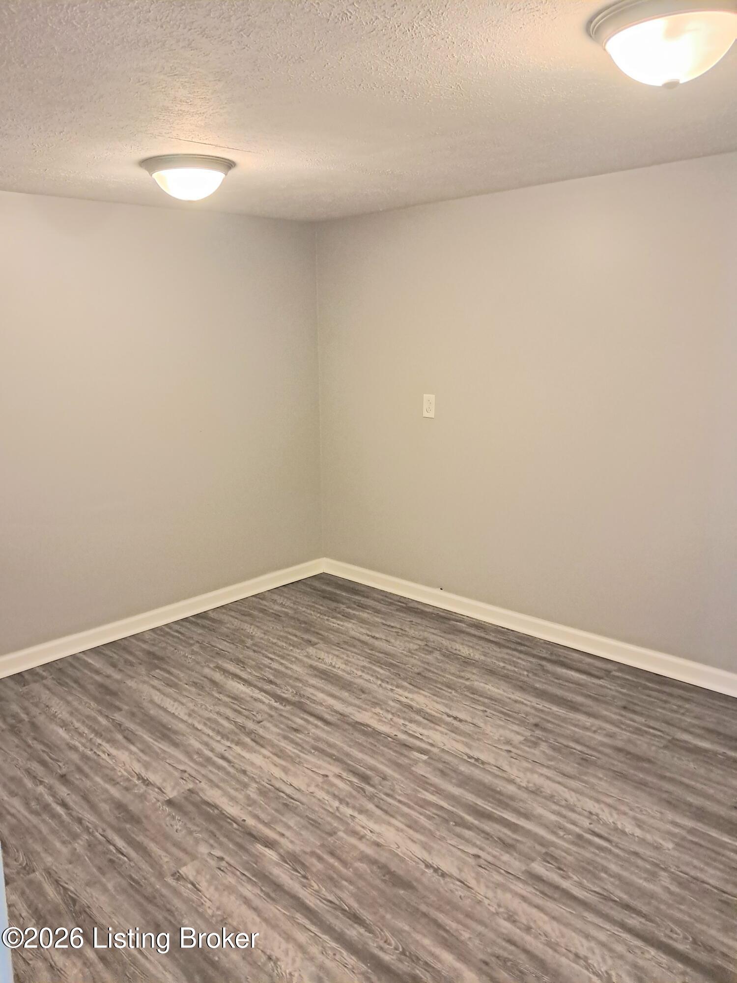 5013 Invicta Dr