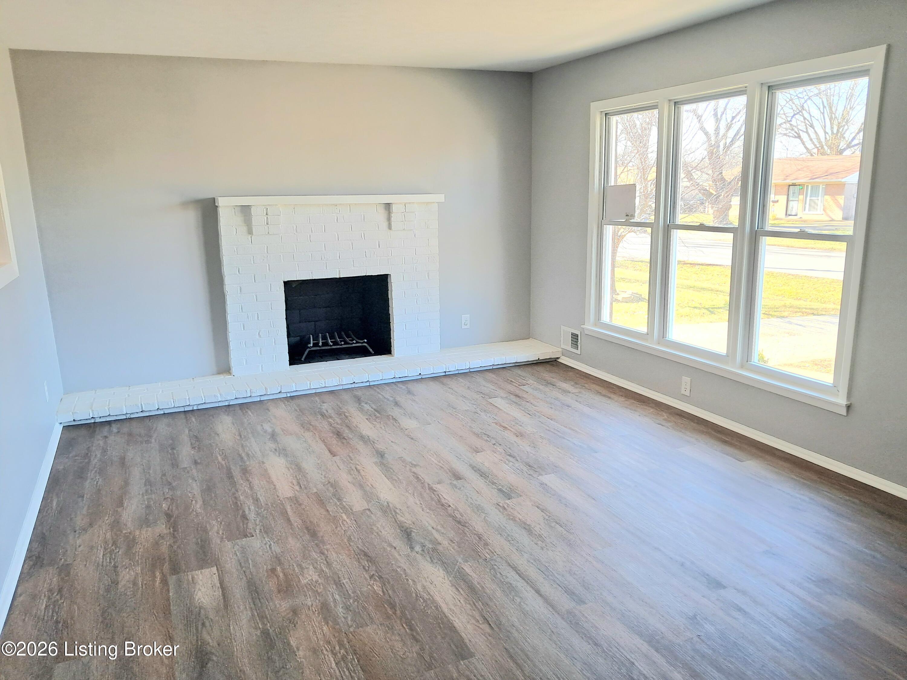 5013 Invicta Dr