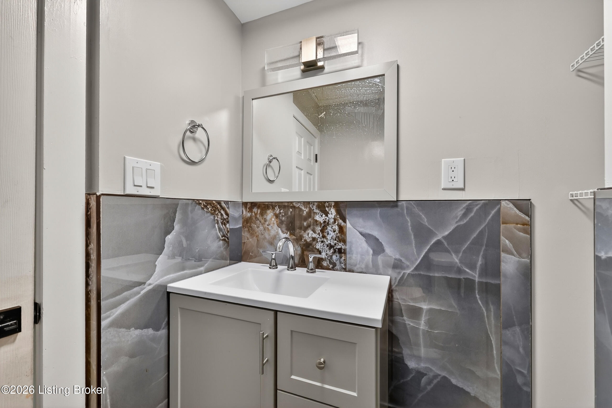 3705 S South Park Rd