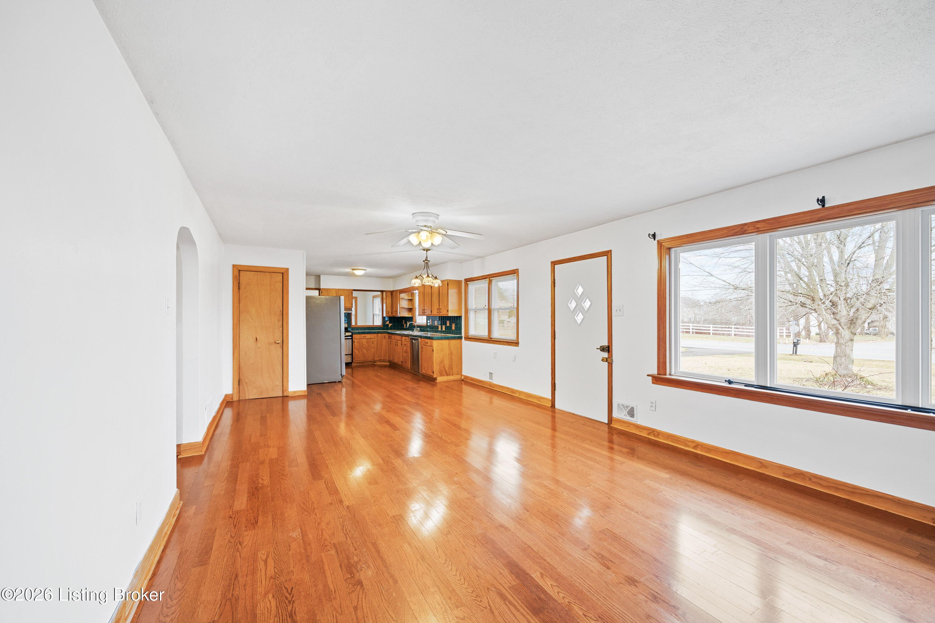 1325 W Vine St
