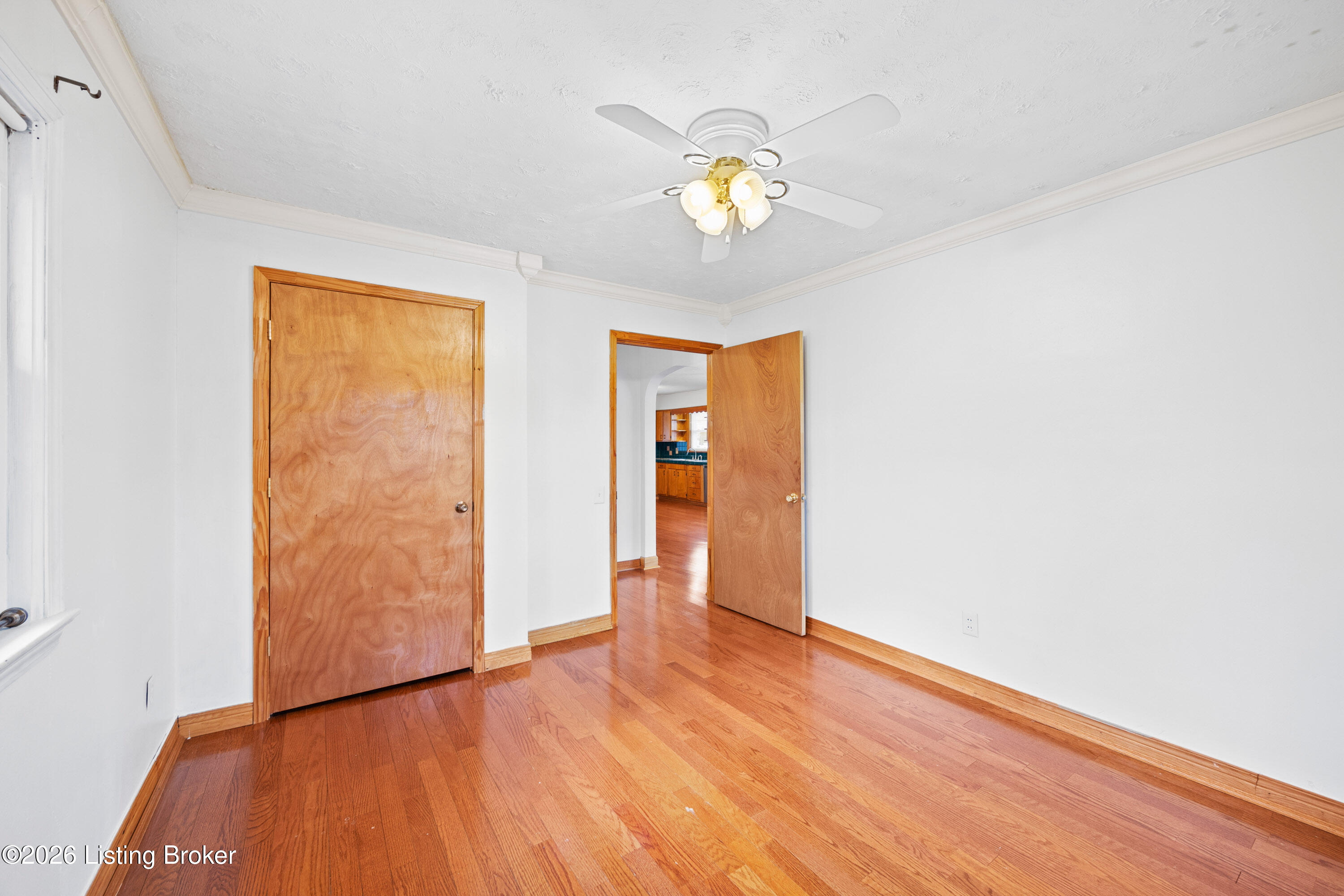 1325 W Vine St