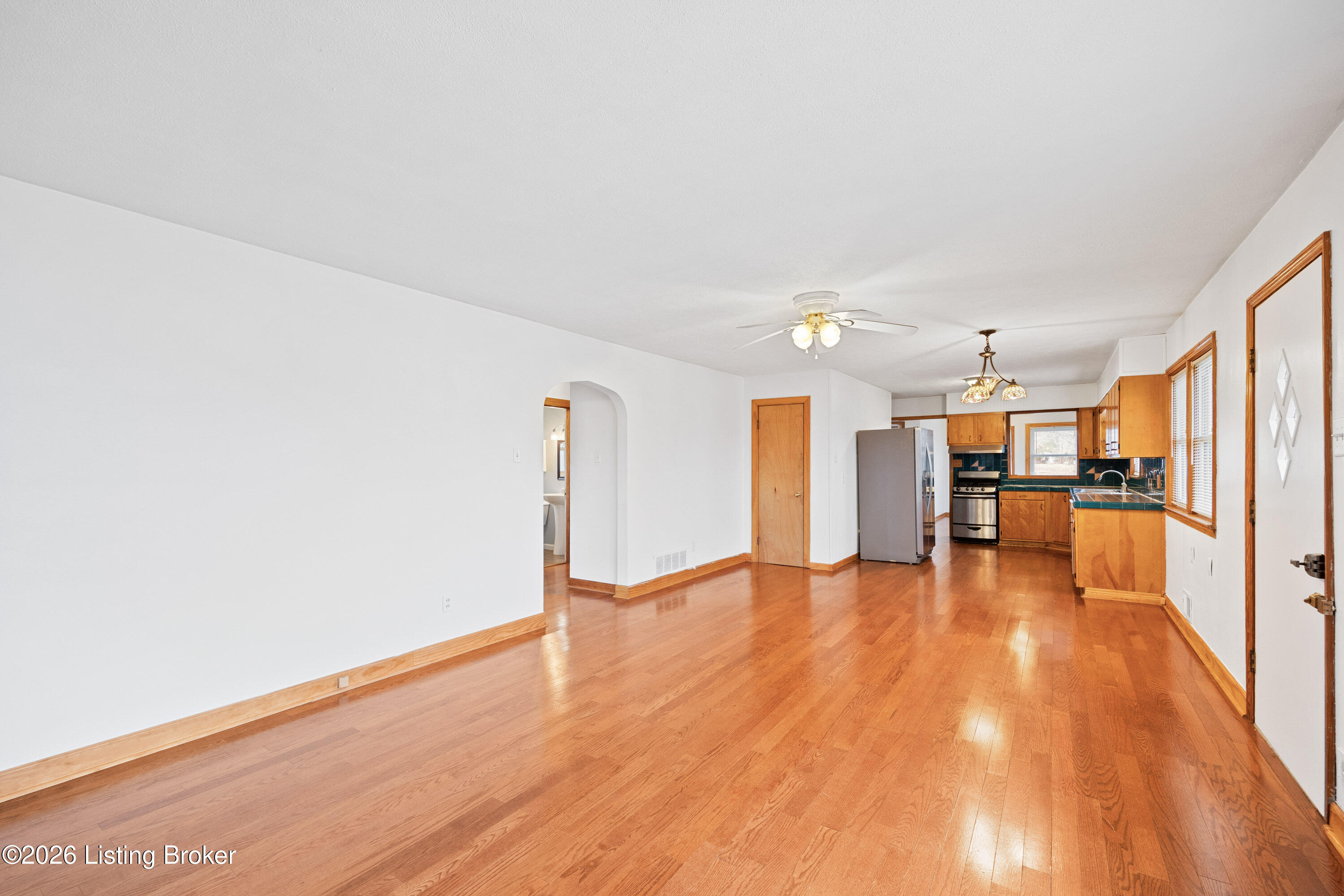 1325 W Vine St