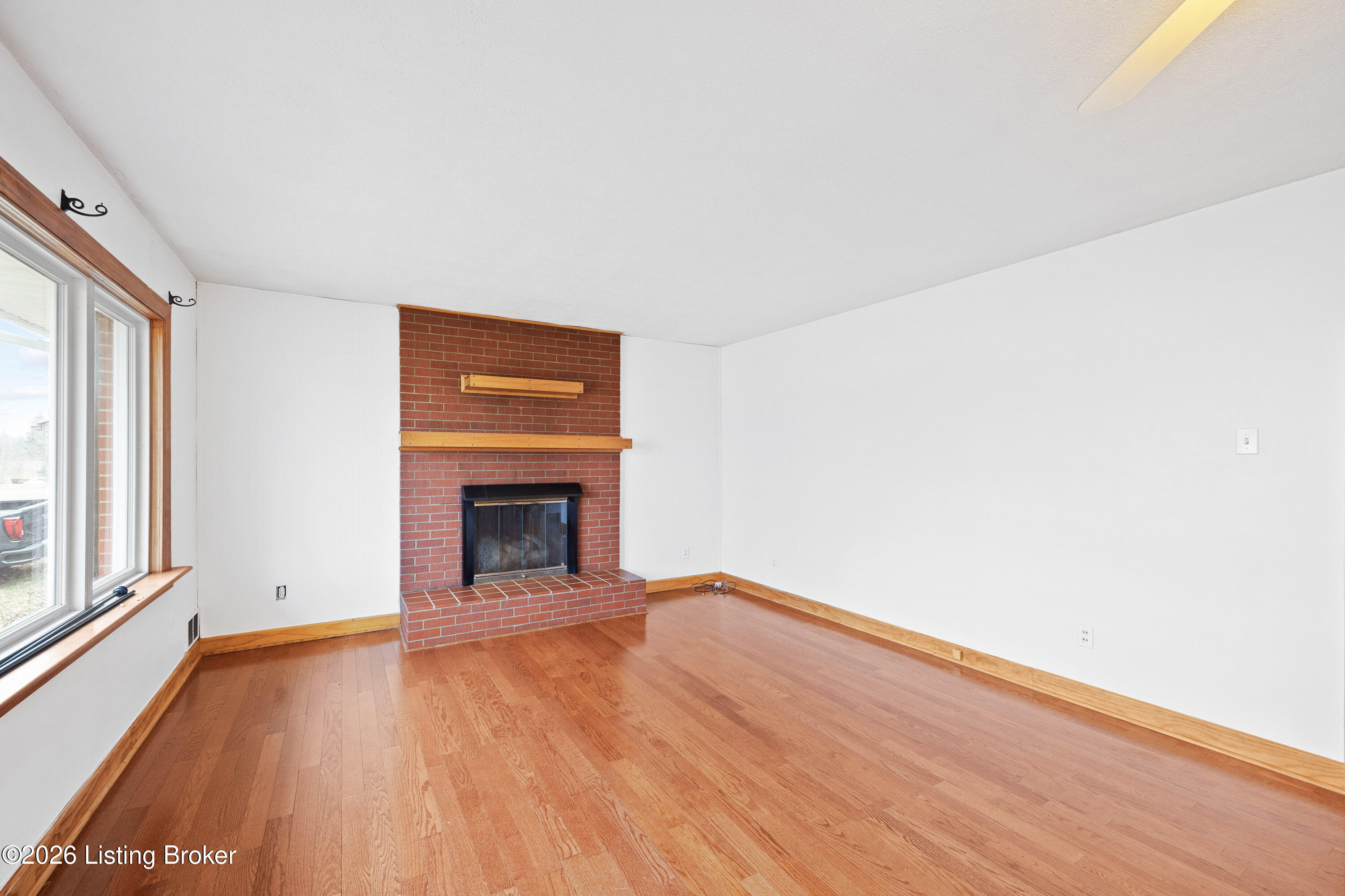 1325 W Vine St
